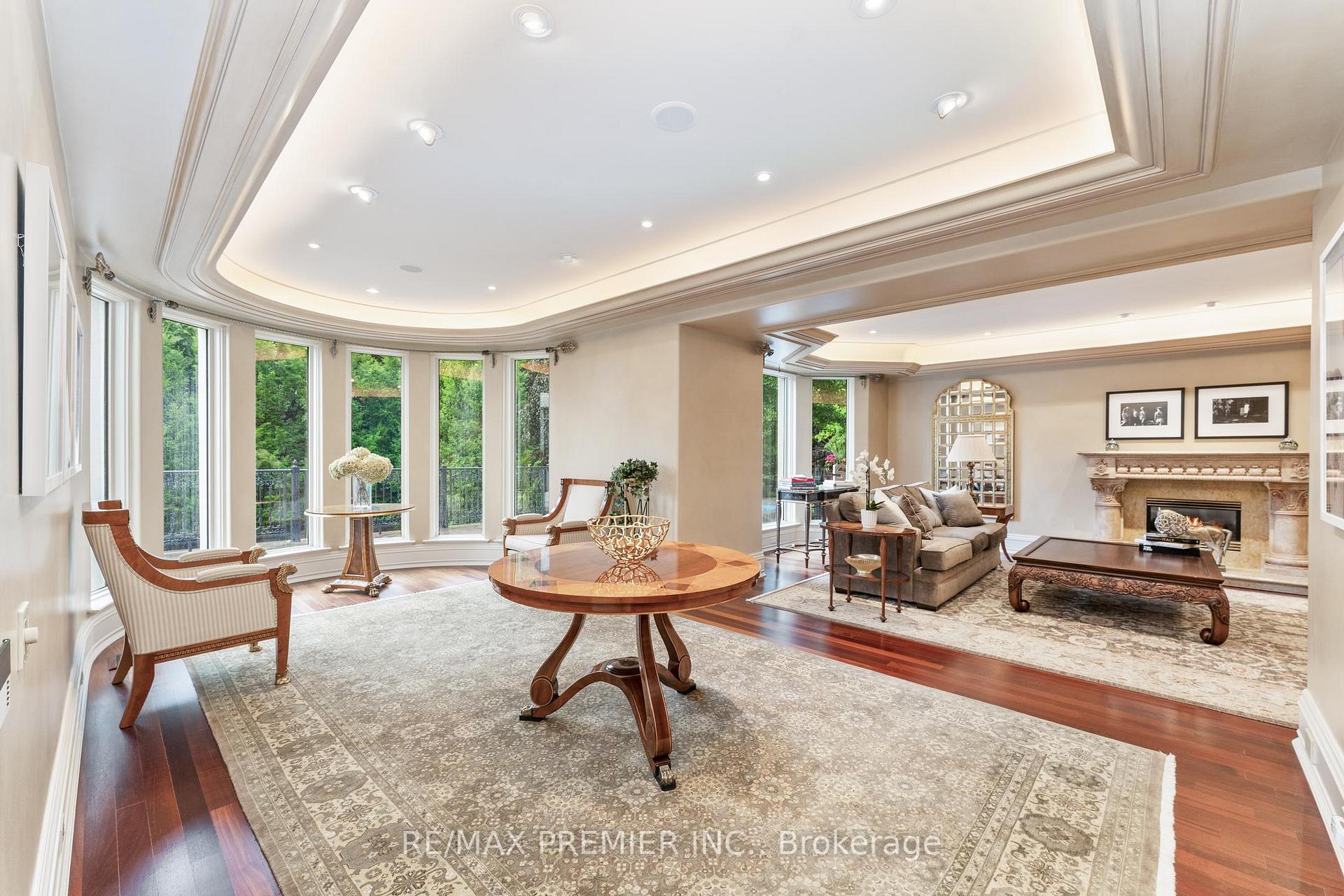Photo 6 of 320 Balding Boulevard, Vaughan, East Woodbridge — HOMEH