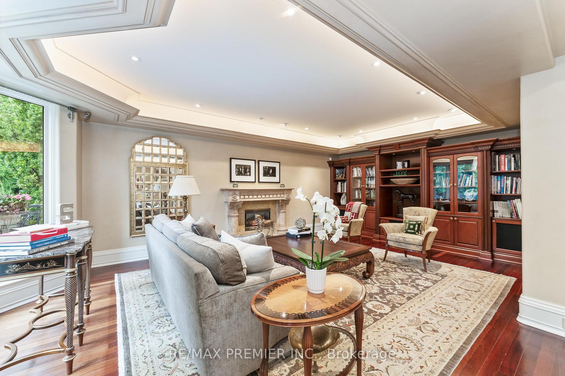 Photo 10 of 320 Balding Boulevard, Vaughan, East Woodbridge — HOMEH