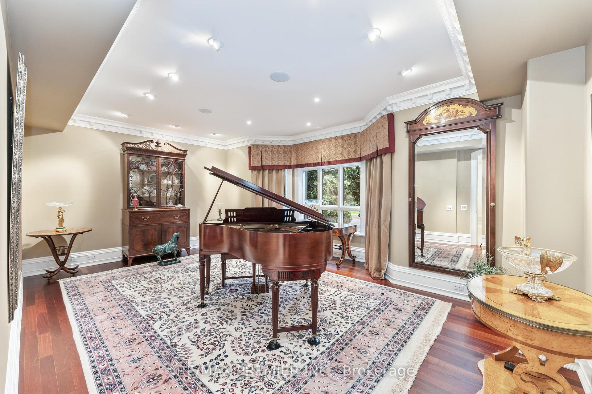 Photo 7 of 320 Balding Boulevard, Vaughan, East Woodbridge — HOMEH
