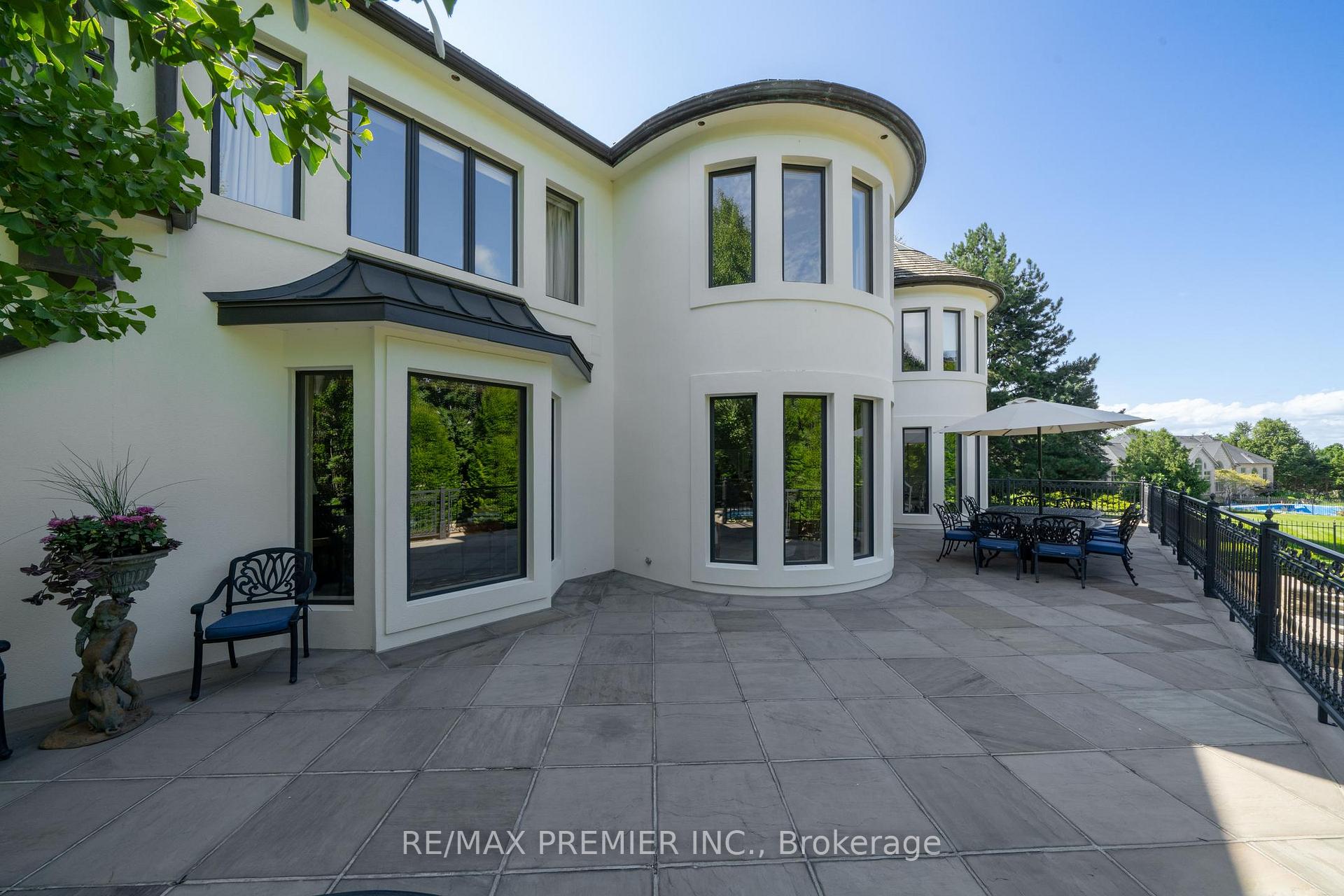 Photo 9 of 320 Balding Boulevard, Vaughan, East Woodbridge — HOMEH