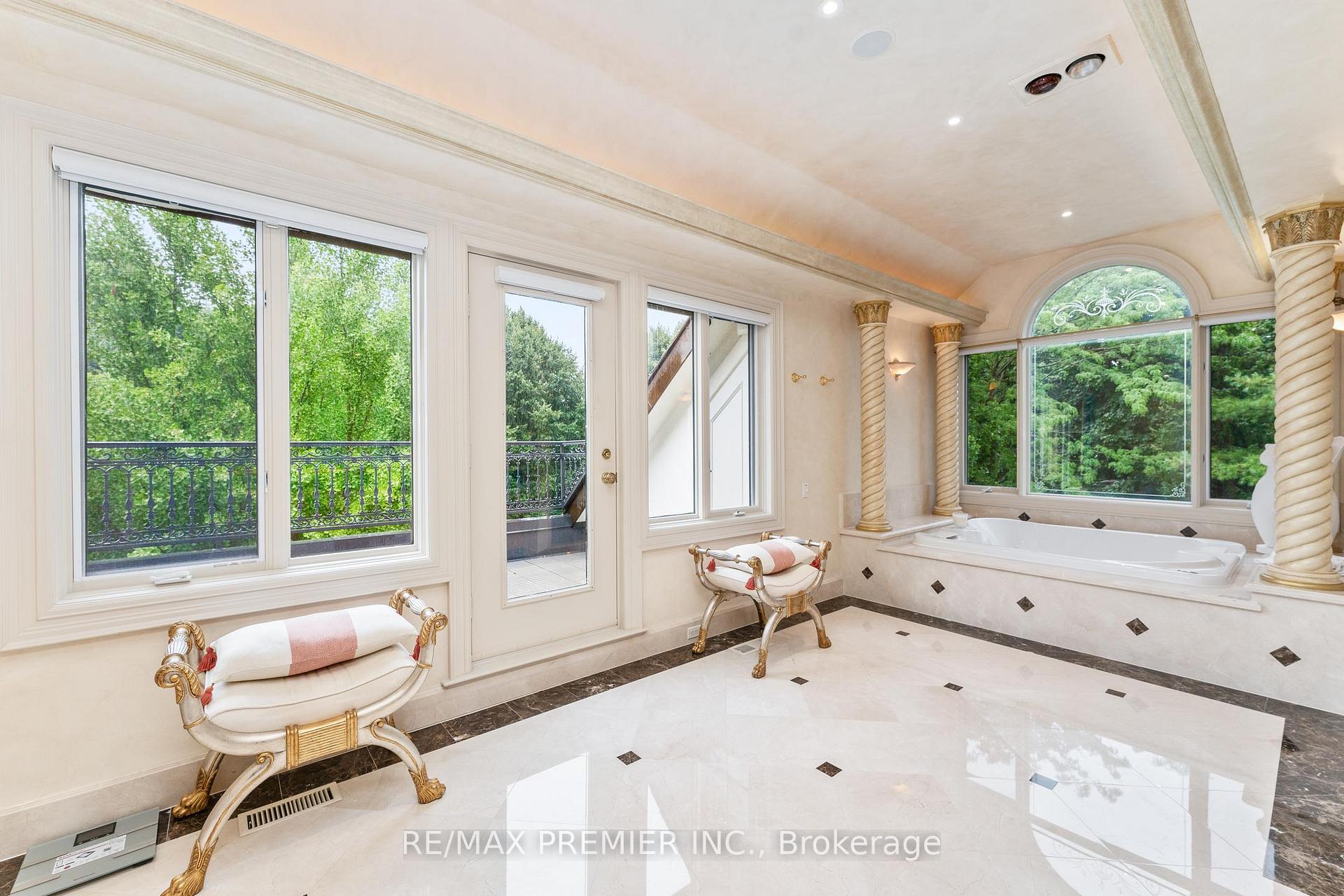 Photo 13 of 320 Balding Boulevard, Vaughan, East Woodbridge — HOMEH