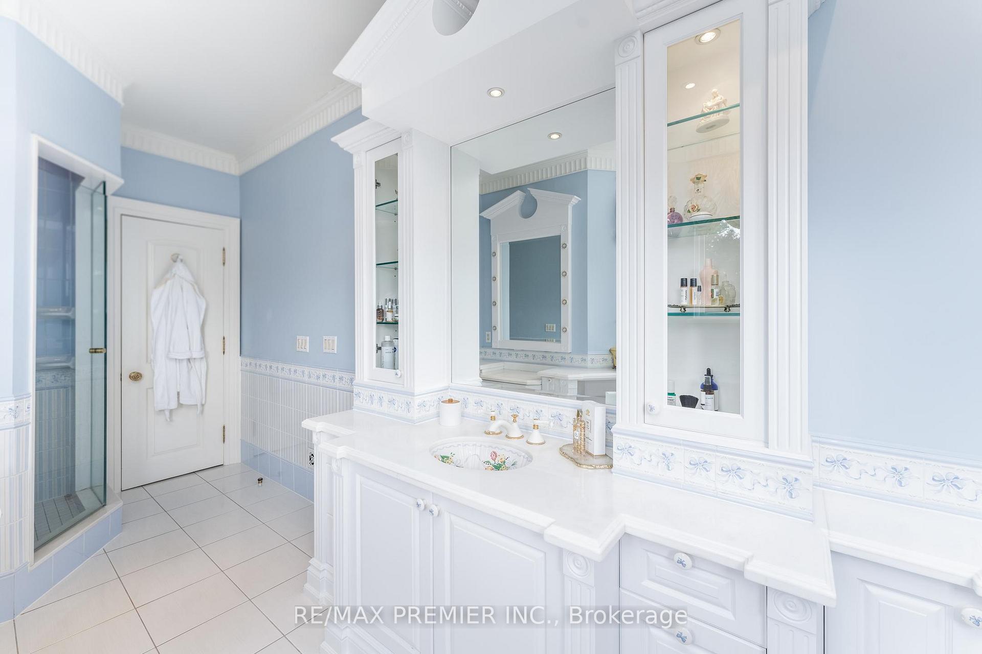 Photo 16 of 320 Balding Boulevard, Vaughan, East Woodbridge — HOMEH