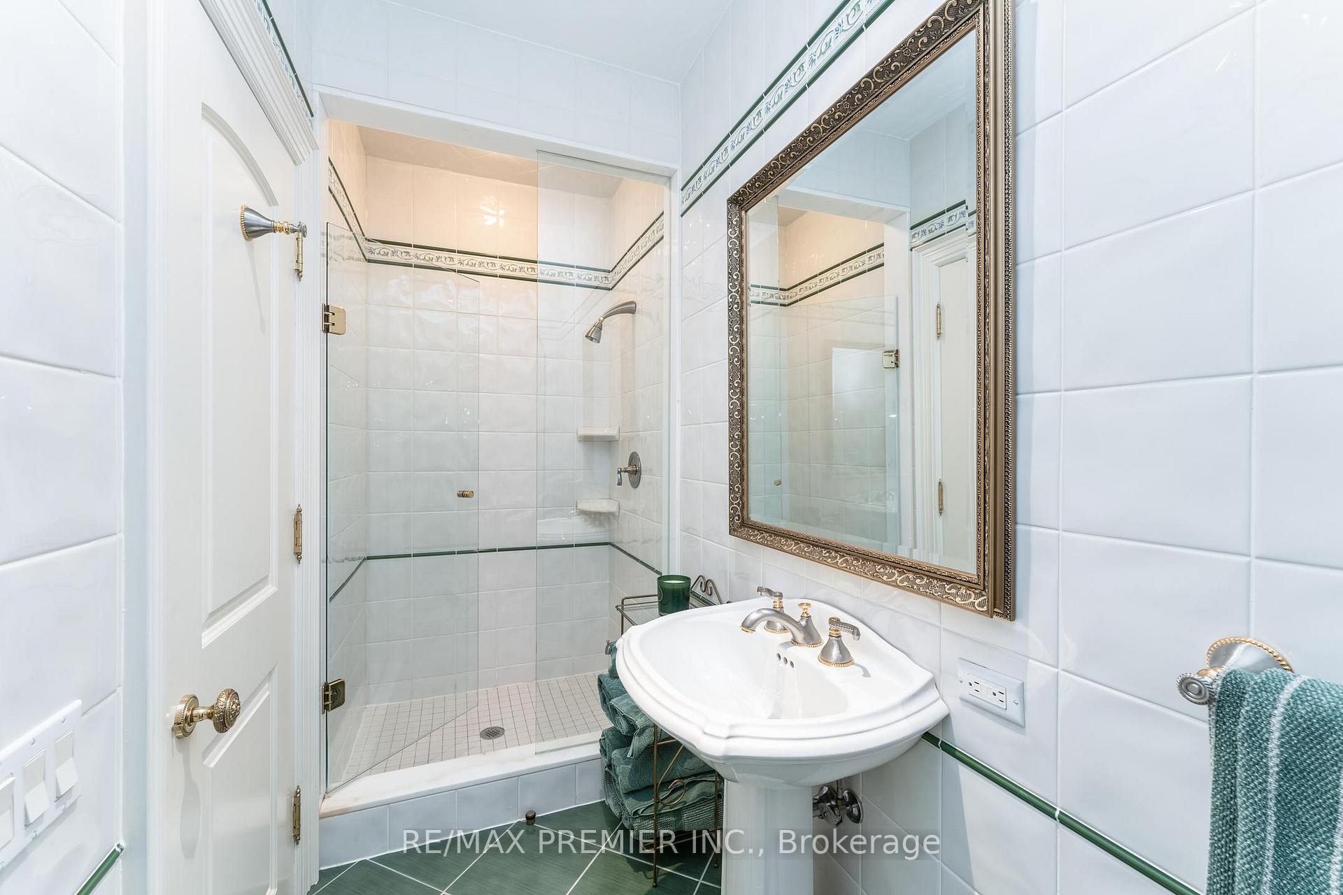 Photo 22 of 320 Balding Boulevard, Vaughan, East Woodbridge — HOMEH
