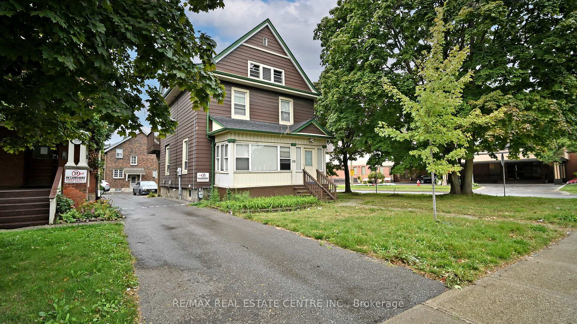 Front of 281 Main Street N
