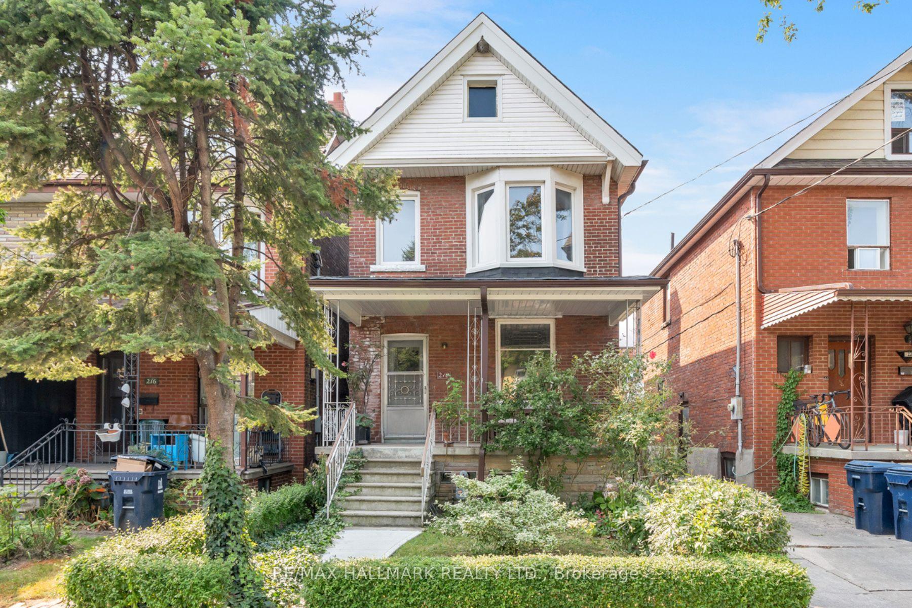 Front of 218 Montrose Avenue