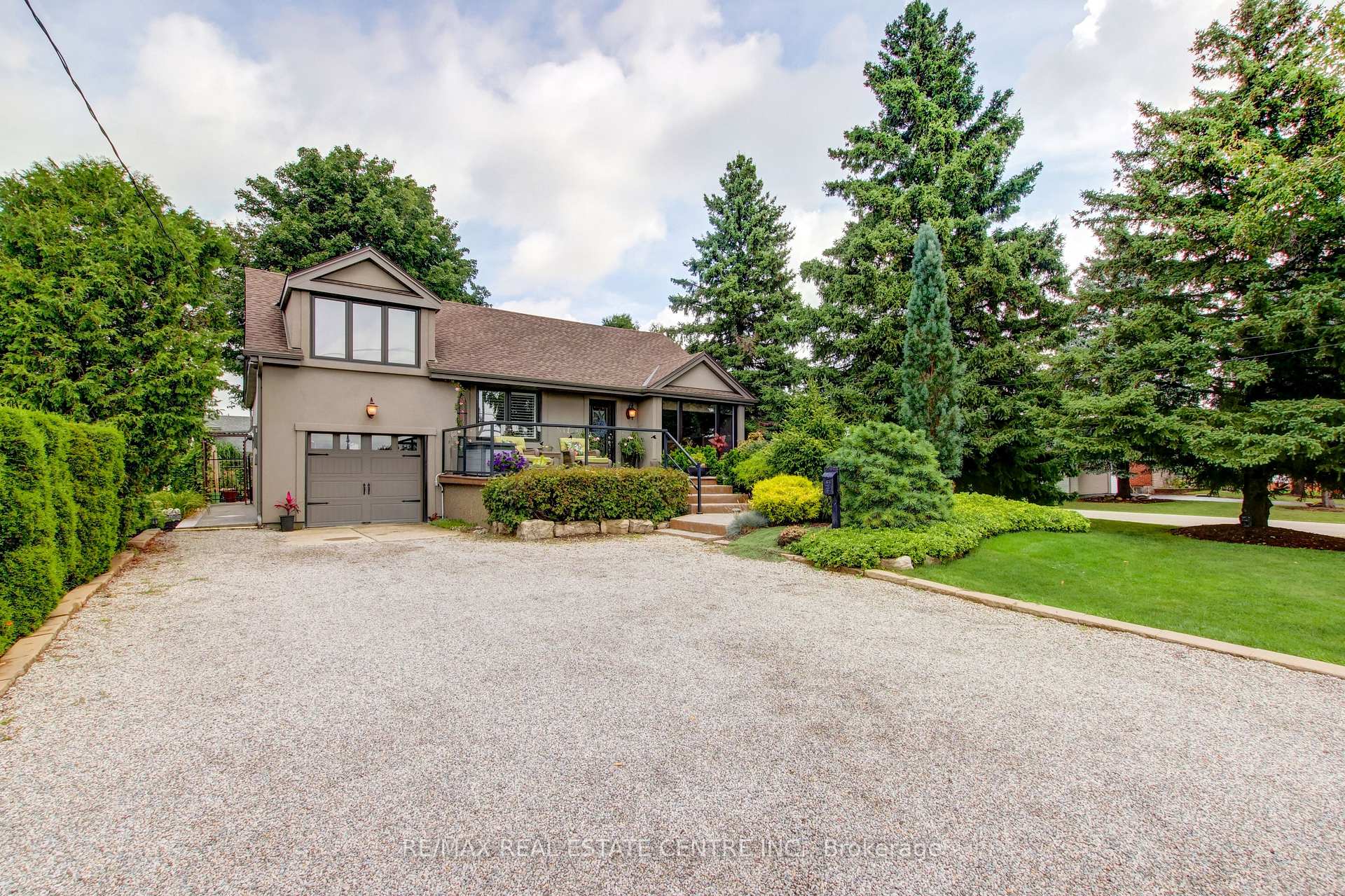 Photo 1 of 8494 20 Road E, Hamilton, Rural Glanbrook — HOMEH