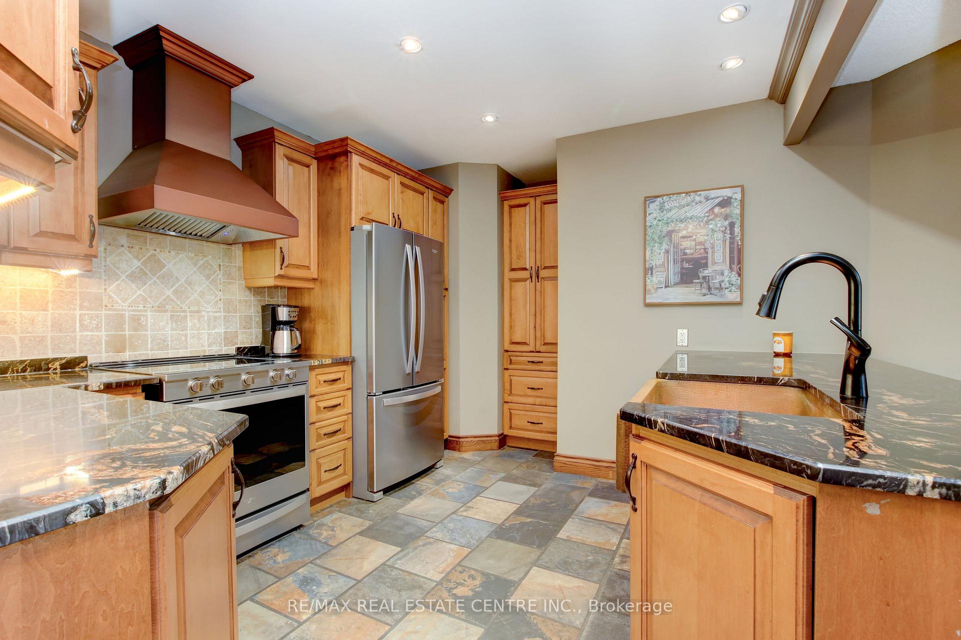 Photo 9 of 8494 20 Road E, Hamilton, Rural Glanbrook — HOMEH