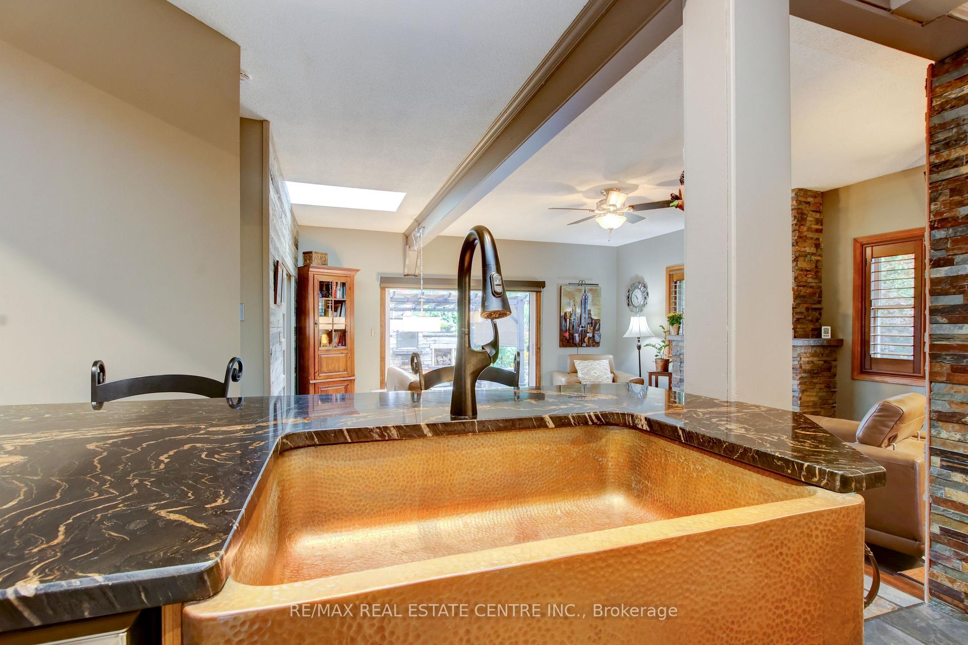 Photo 12 of 8494 20 Road E, Hamilton, Rural Glanbrook — HOMEH