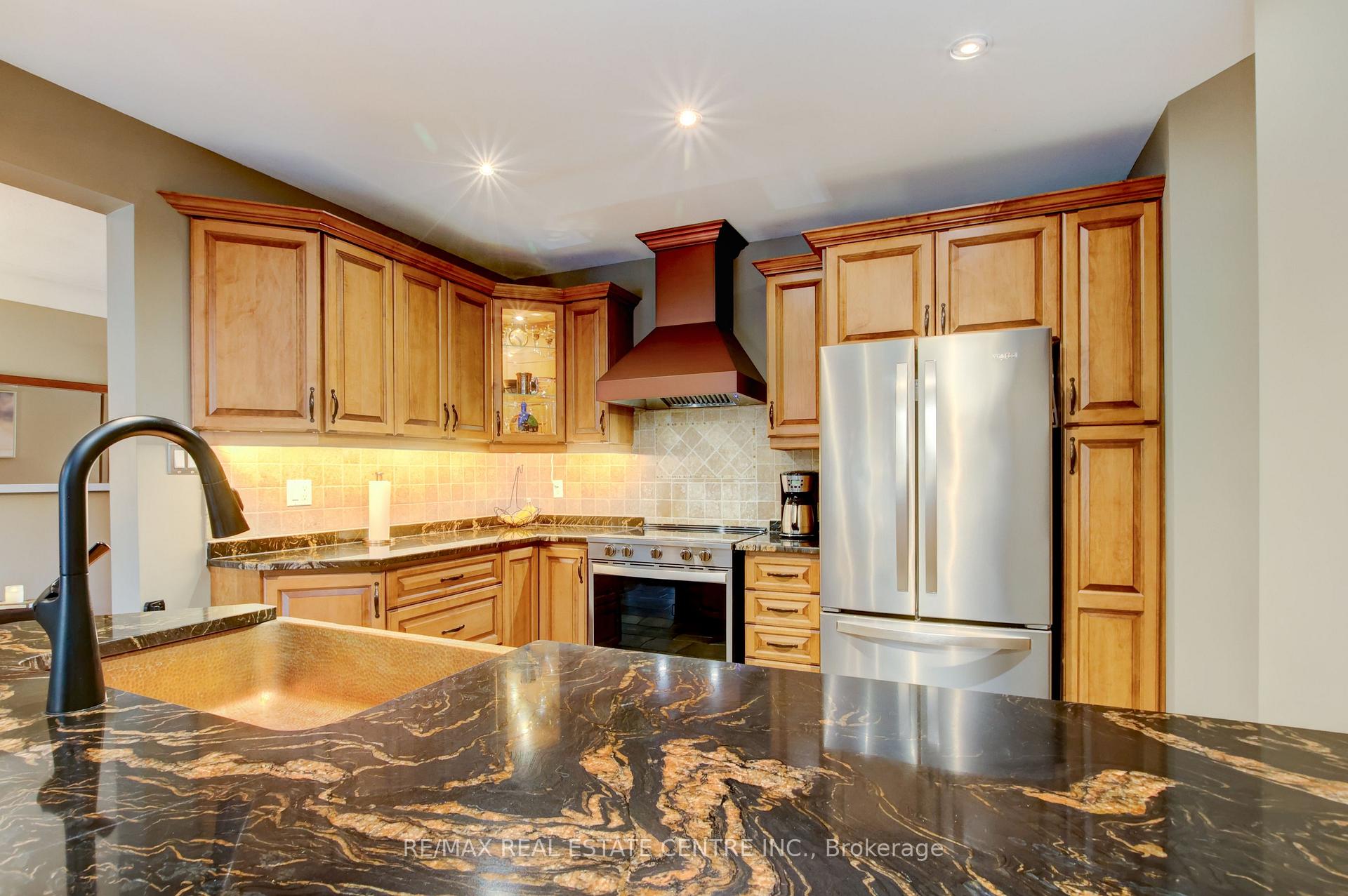 Photo 11 of 8494 20 Road E, Hamilton, Rural Glanbrook — HOMEH