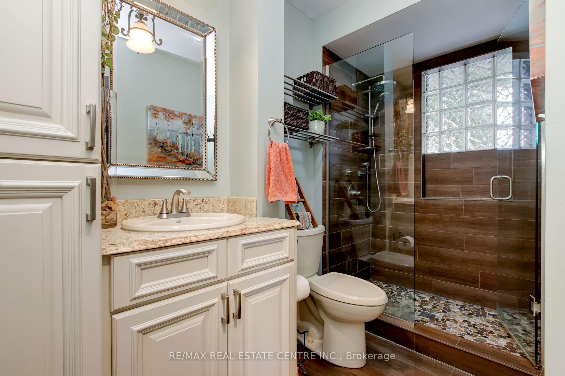 Photo 20 of 8494 20 Road E, Hamilton, Rural Glanbrook — HOMEH