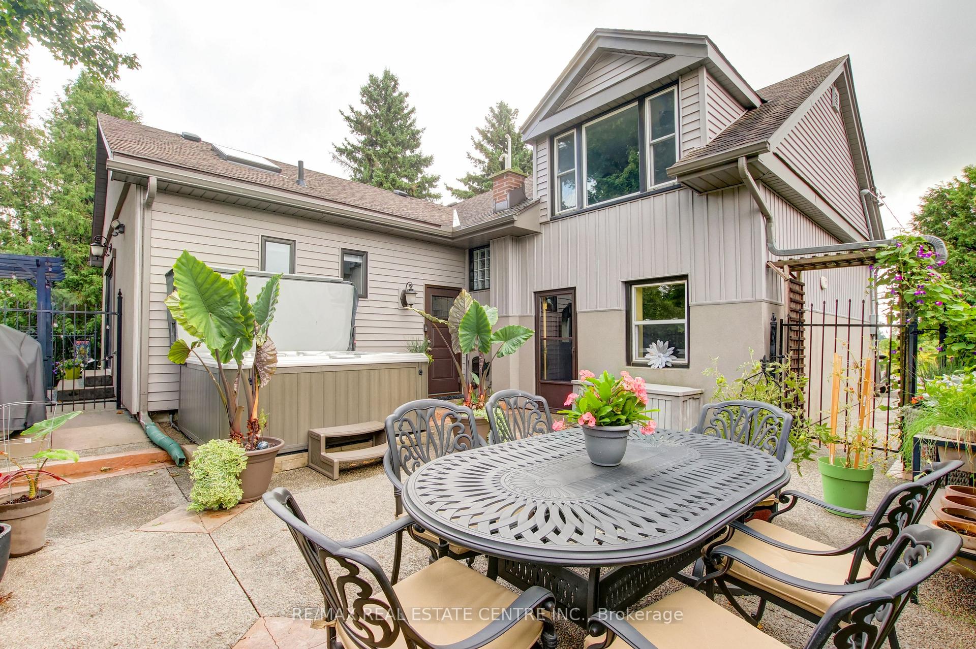 Photo 30 of 8494 20 Road E, Hamilton, Rural Glanbrook — HOMEH
