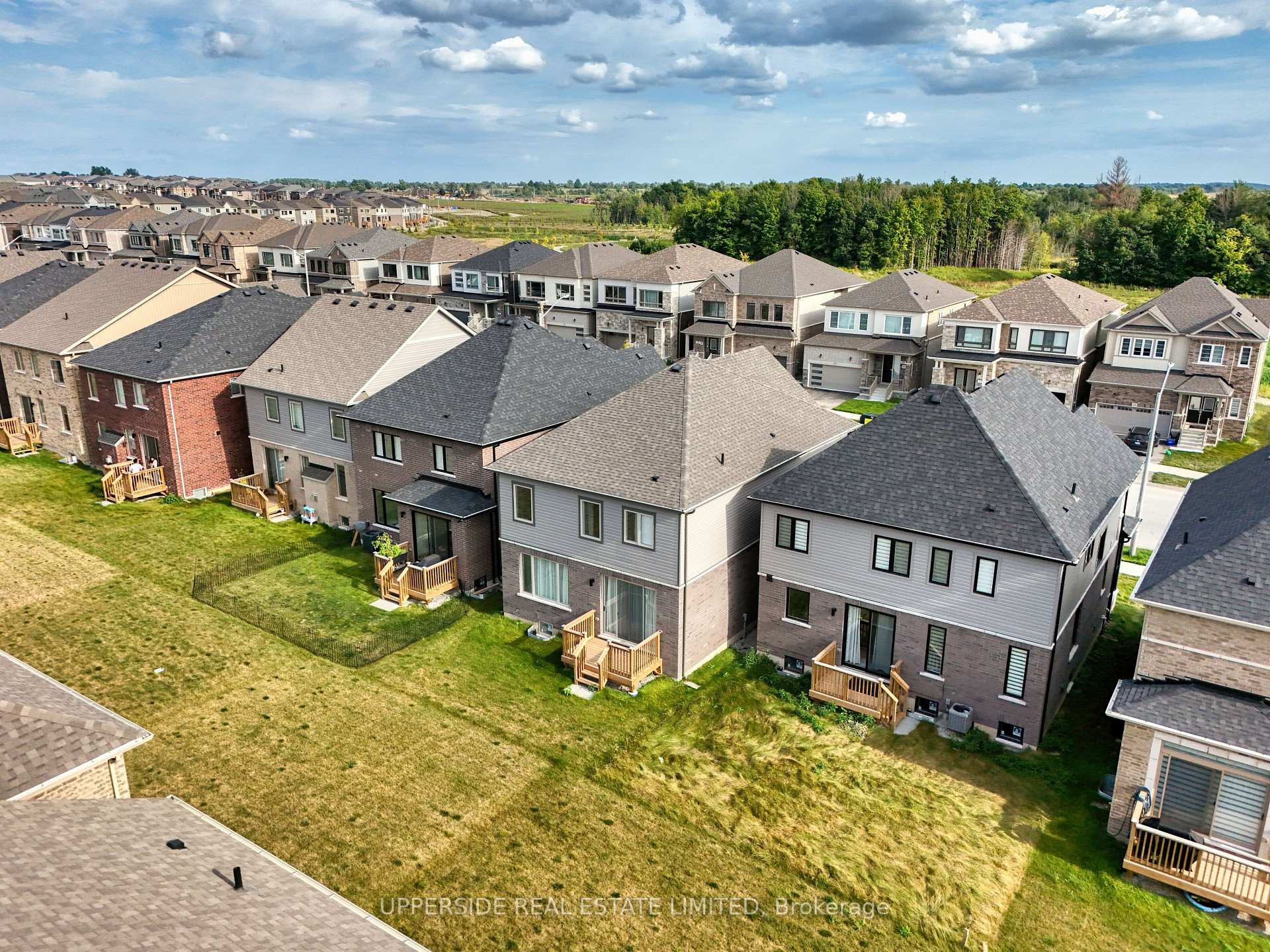 Photo 13 of 25 Shepherd Drive, Barrie, Rural Barrie Southeast — HOMEH