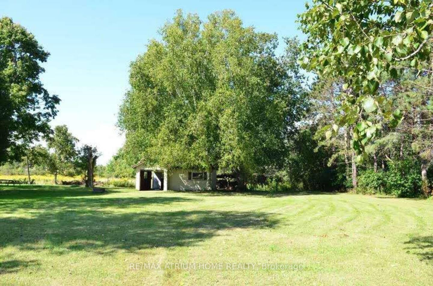 Photo 8 of 1680 Victoria Street W, Whitby, Rural Whitby — HOMEH