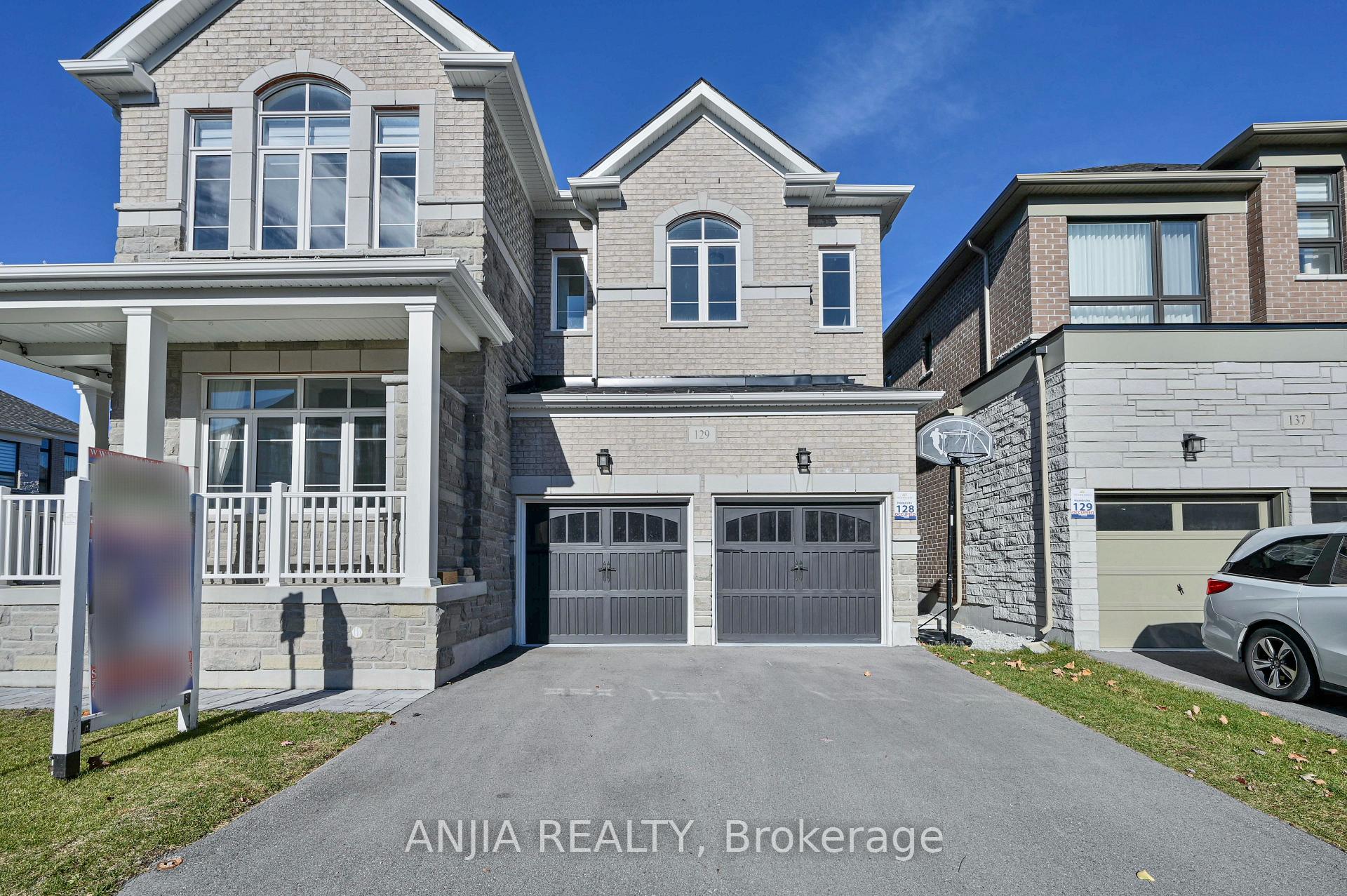 Photo 4 of 129 Pine Hill Crescent, Aurora, Aurora Estates — HOMEH