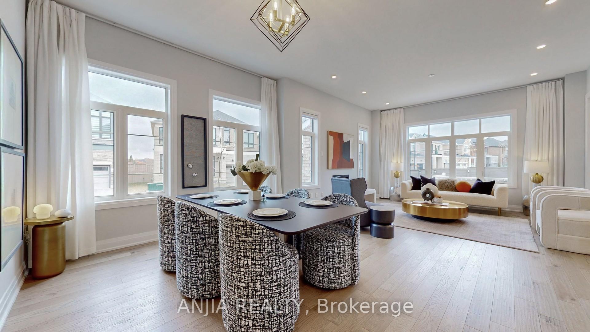 Photo 9 of 129 Pine Hill Crescent, Aurora, Aurora Estates — HOMEH