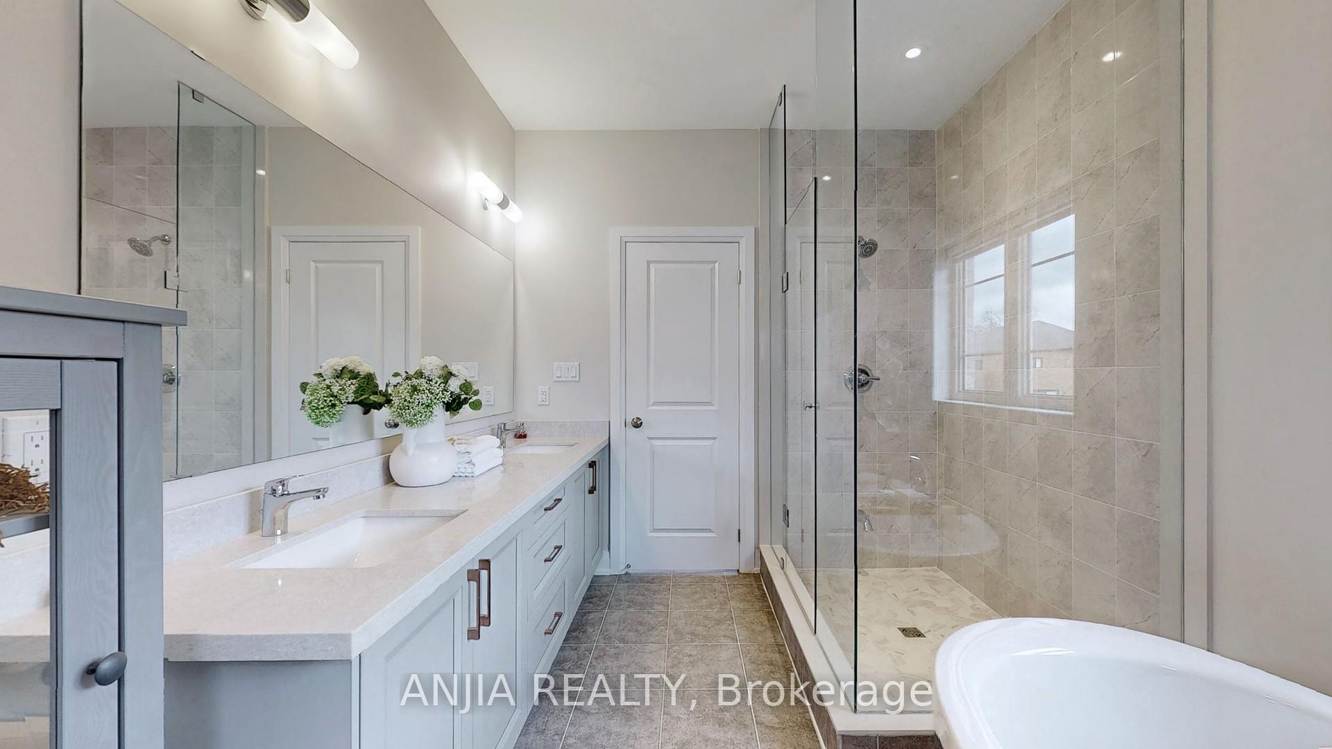 Photo 23 of 129 Pine Hill Crescent, Aurora, Aurora Estates — HOMEH