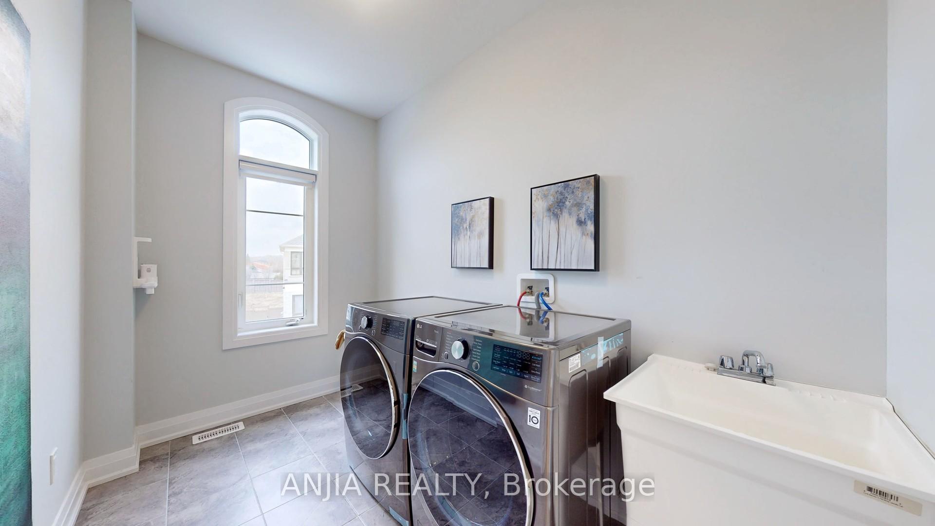 Photo 34 of 129 Pine Hill Crescent, Aurora, Aurora Estates — HOMEH
