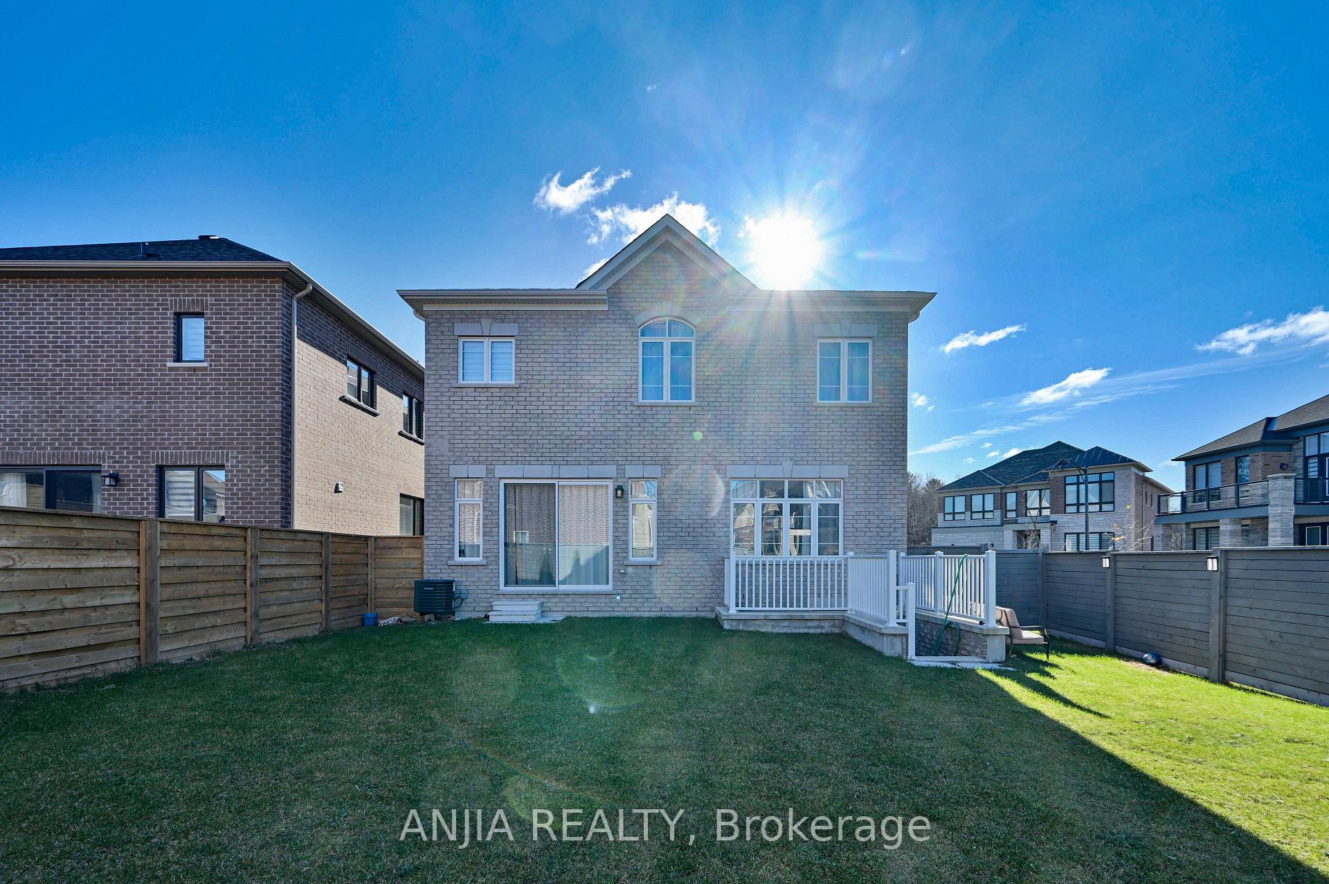 Photo 38 of 129 Pine Hill Crescent, Aurora, Aurora Estates — HOMEH