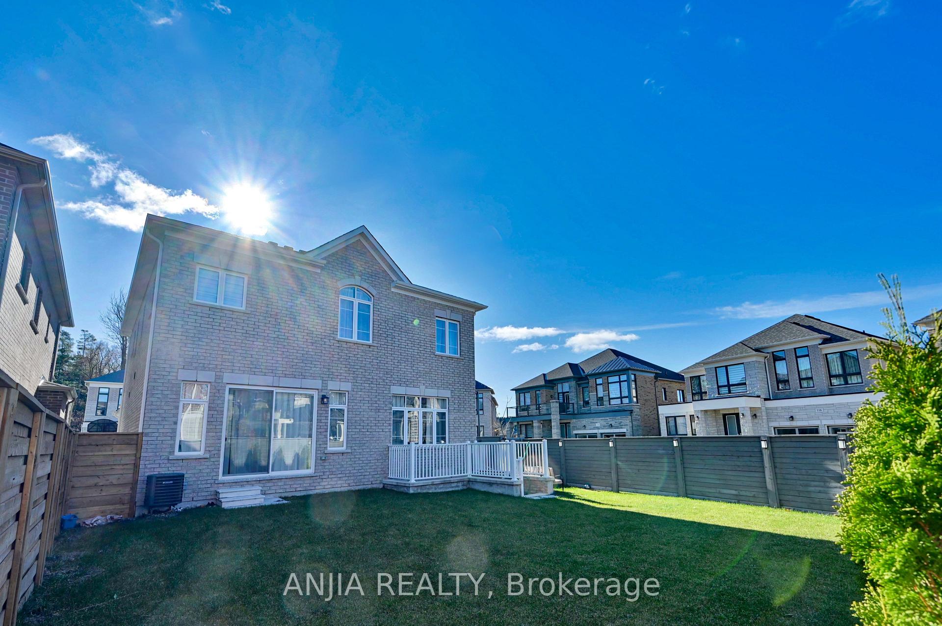 Photo 36 of 129 Pine Hill Crescent, Aurora, Aurora Estates — HOMEH