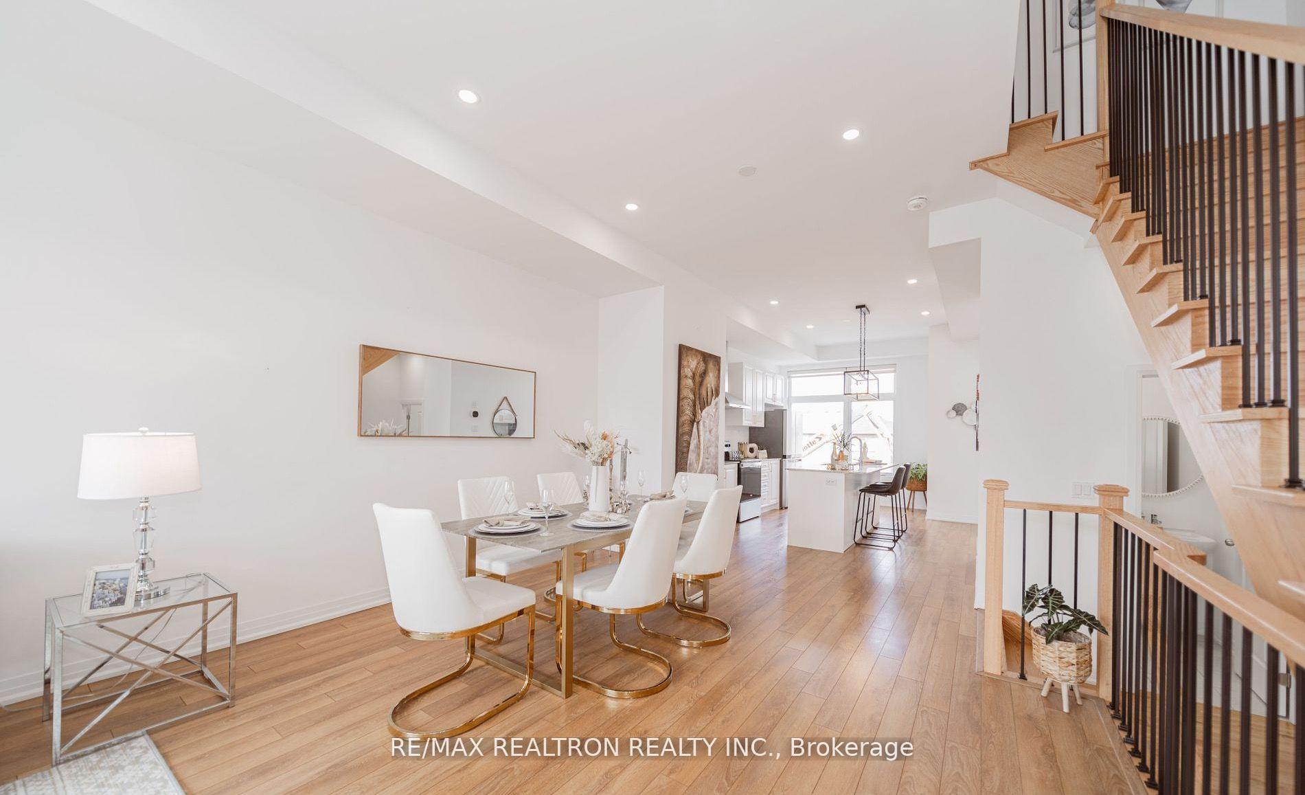 Photo 11 of 58 Alan Francis Lane, Markham, Cachet — HOMEH