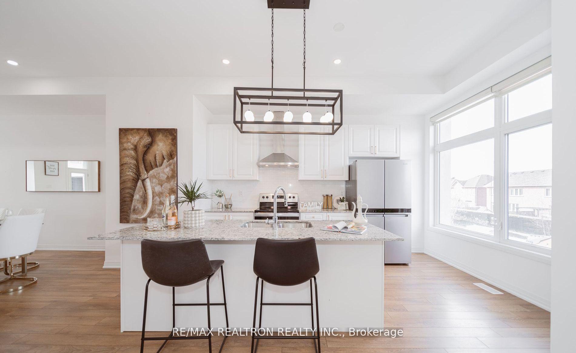 Photo 13 of 58 Alan Francis Lane, Markham, Cachet — HOMEH