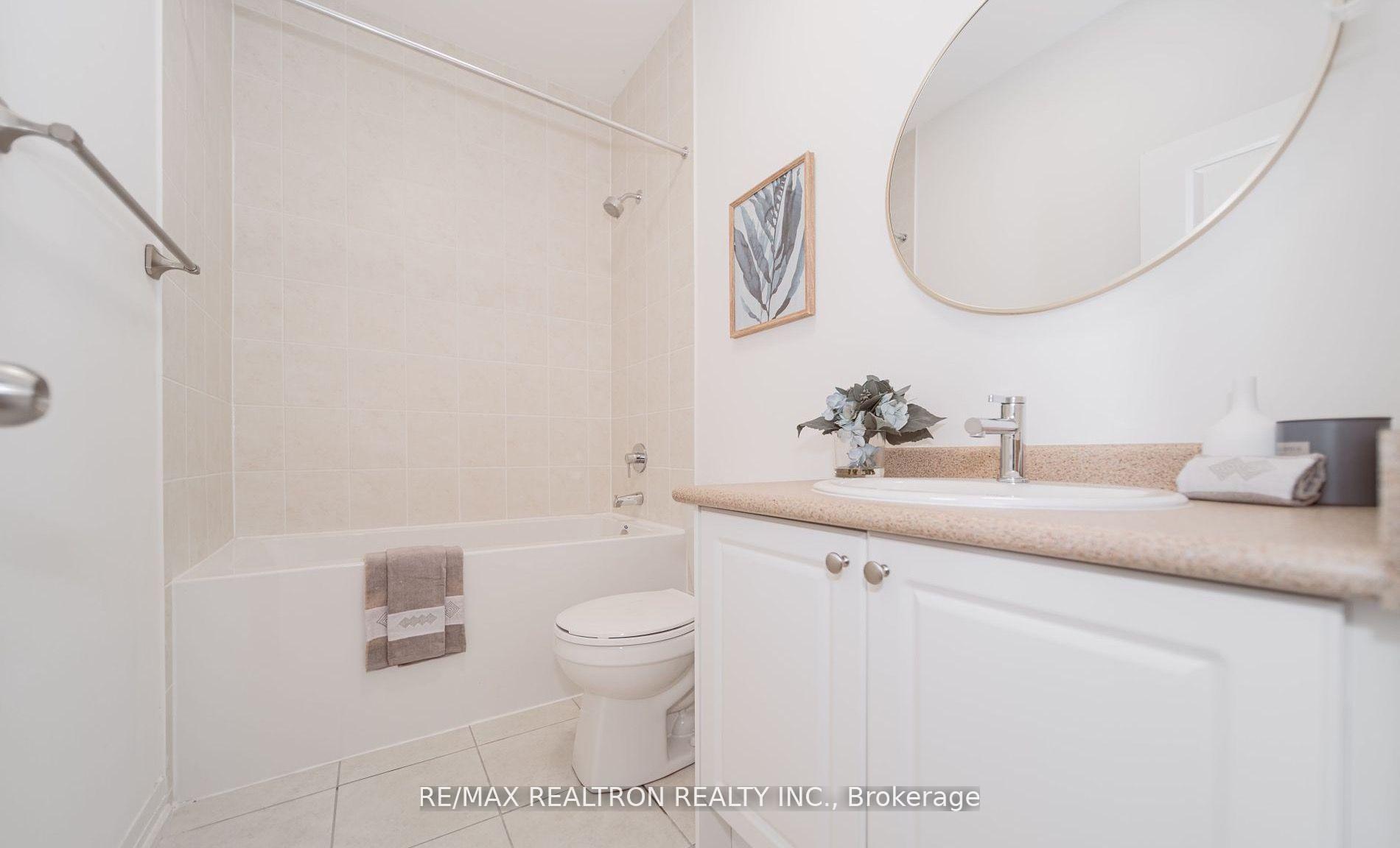 Photo 18 of 58 Alan Francis Lane, Markham, Cachet — HOMEH