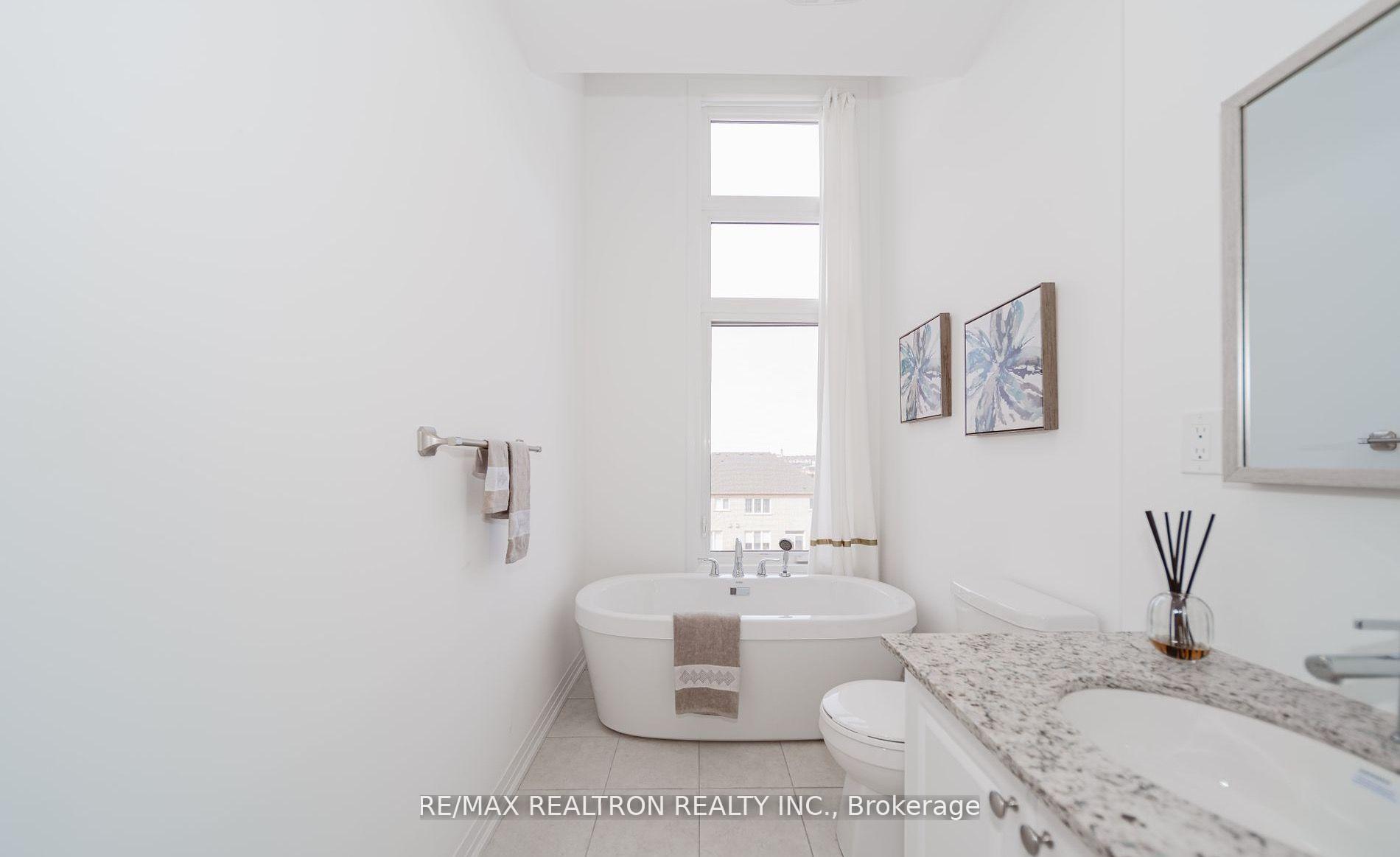 Photo 23 of 58 Alan Francis Lane, Markham, Cachet — HOMEH