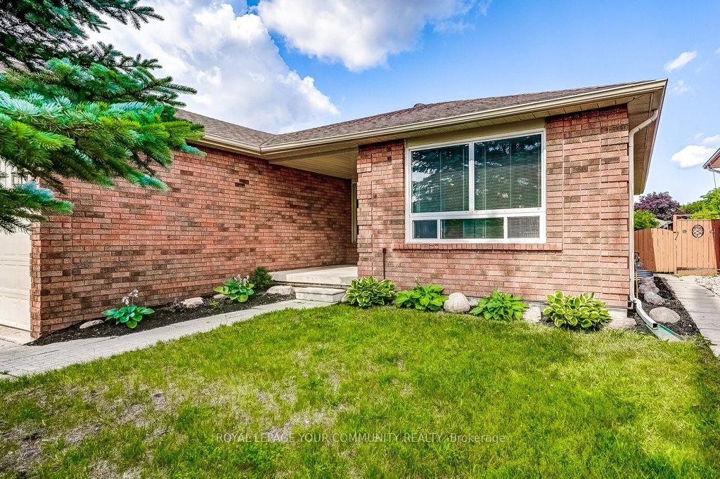 Photo 5 of 193 Ferndale Drive S, Barrie, Ardagh — HOMEH