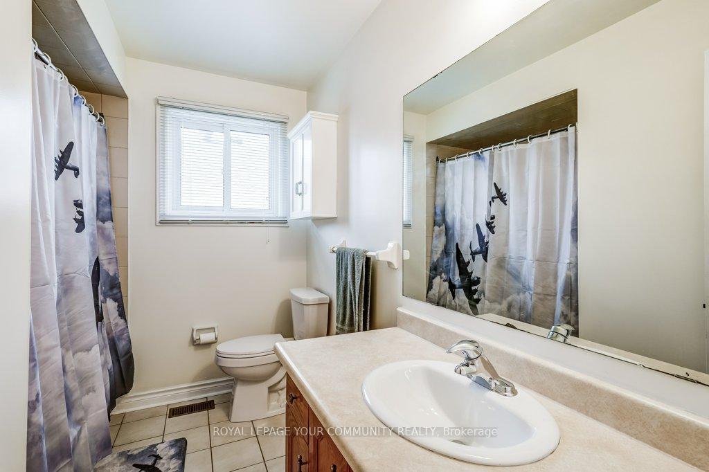 Photo 18 of 193 Ferndale Drive S, Barrie, Ardagh — HOMEH