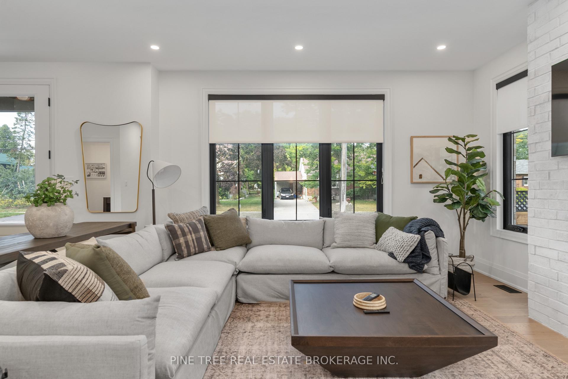 Photo 4 of 271 Codrington Street, Barrie, Codrington — HOMEH