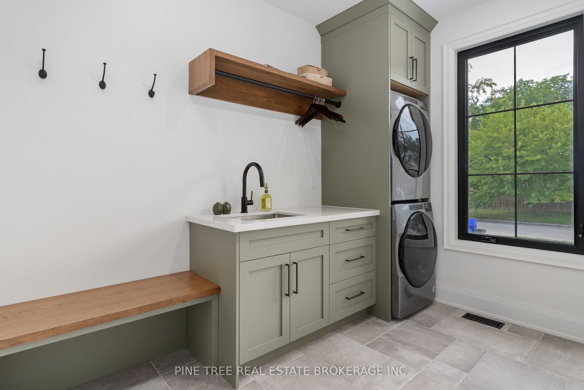 Photo 6 of 271 Codrington Street, Barrie, Codrington — HOMEH