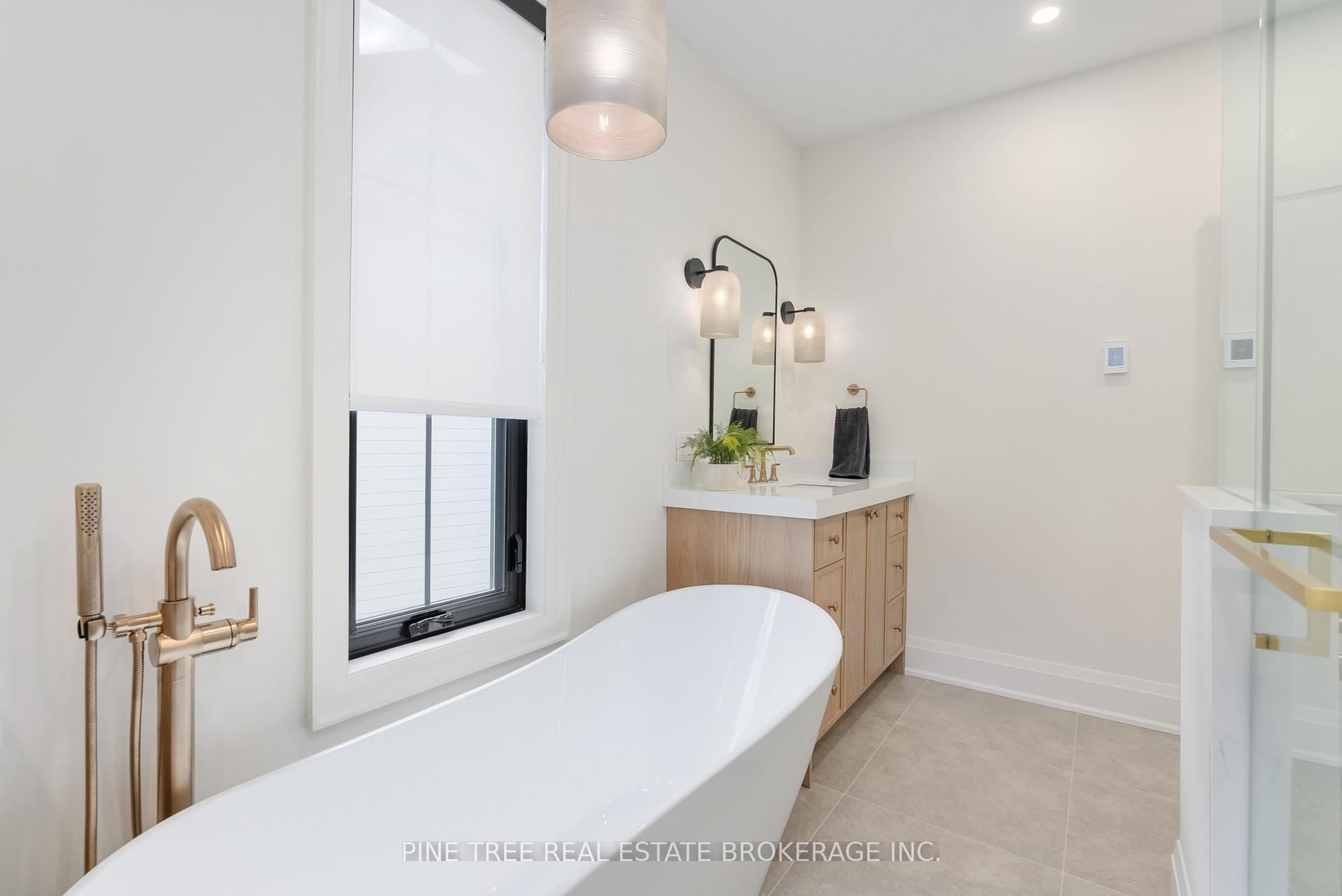 Photo 26 of 271 Codrington Street, Barrie, Codrington — HOMEH