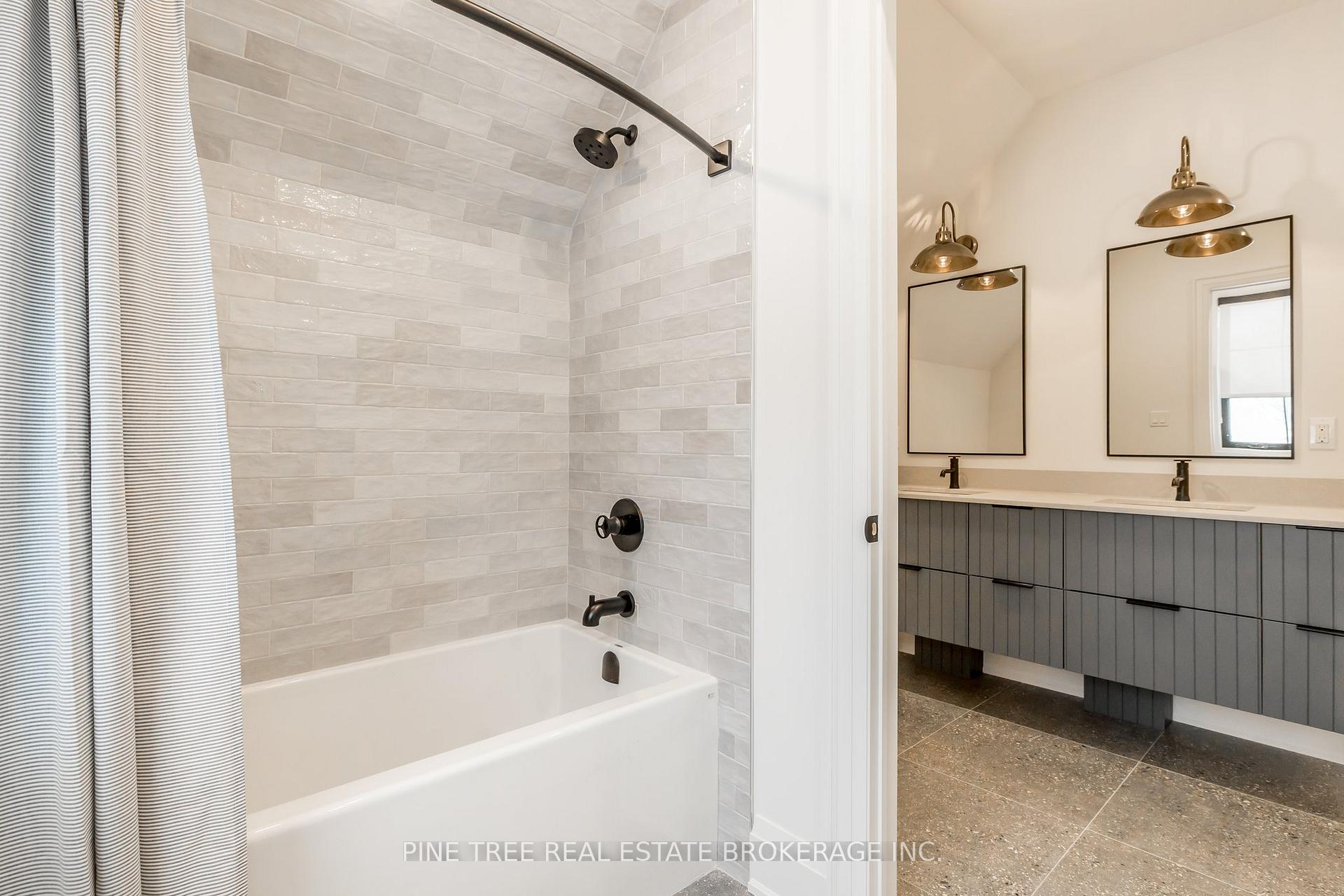 Photo 34 of 271 Codrington Street, Barrie, Codrington — HOMEH