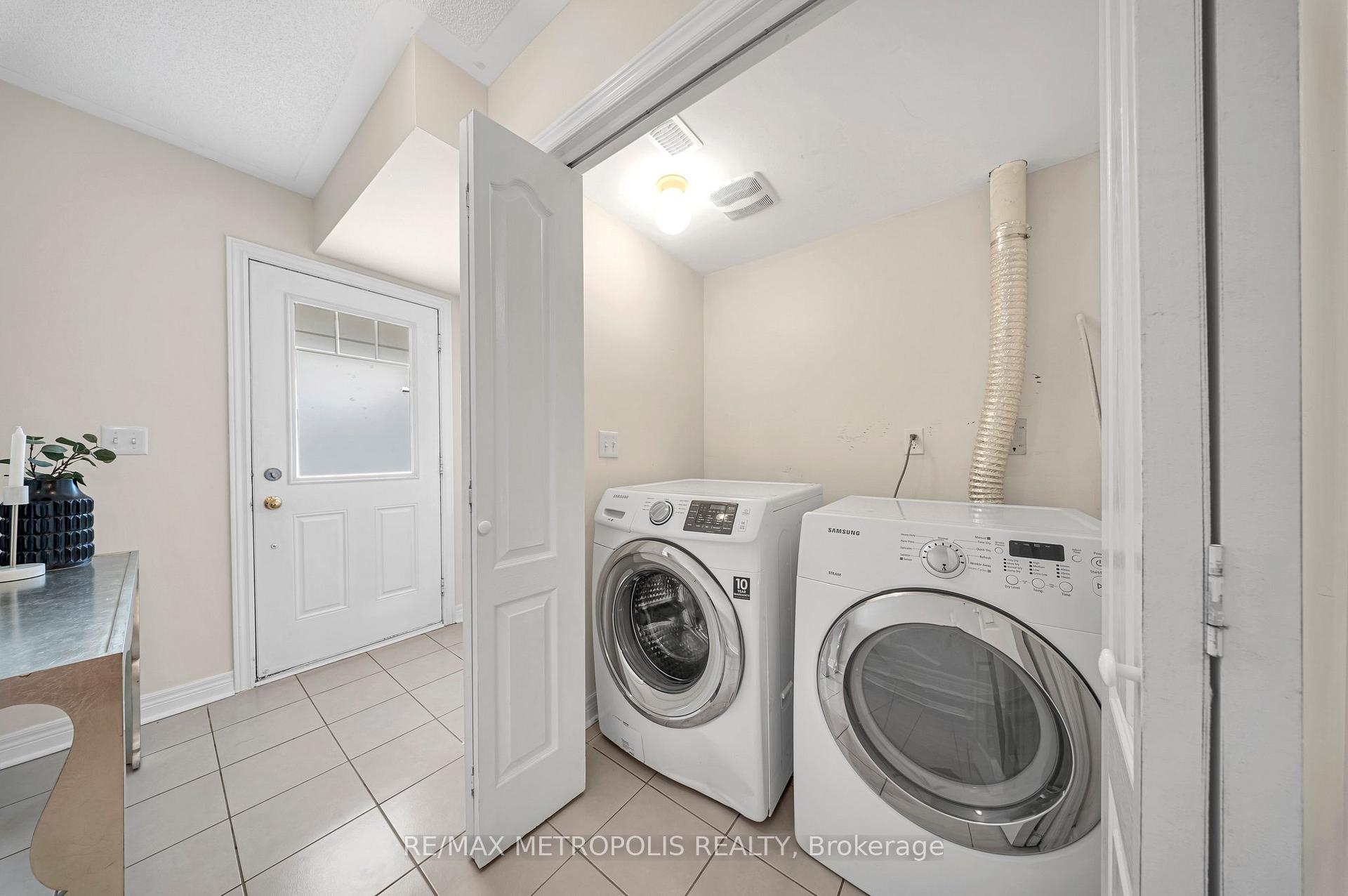 Photo 8 of 1773 Carousel Drive, Pickering, Duffin Heights — HOMEH