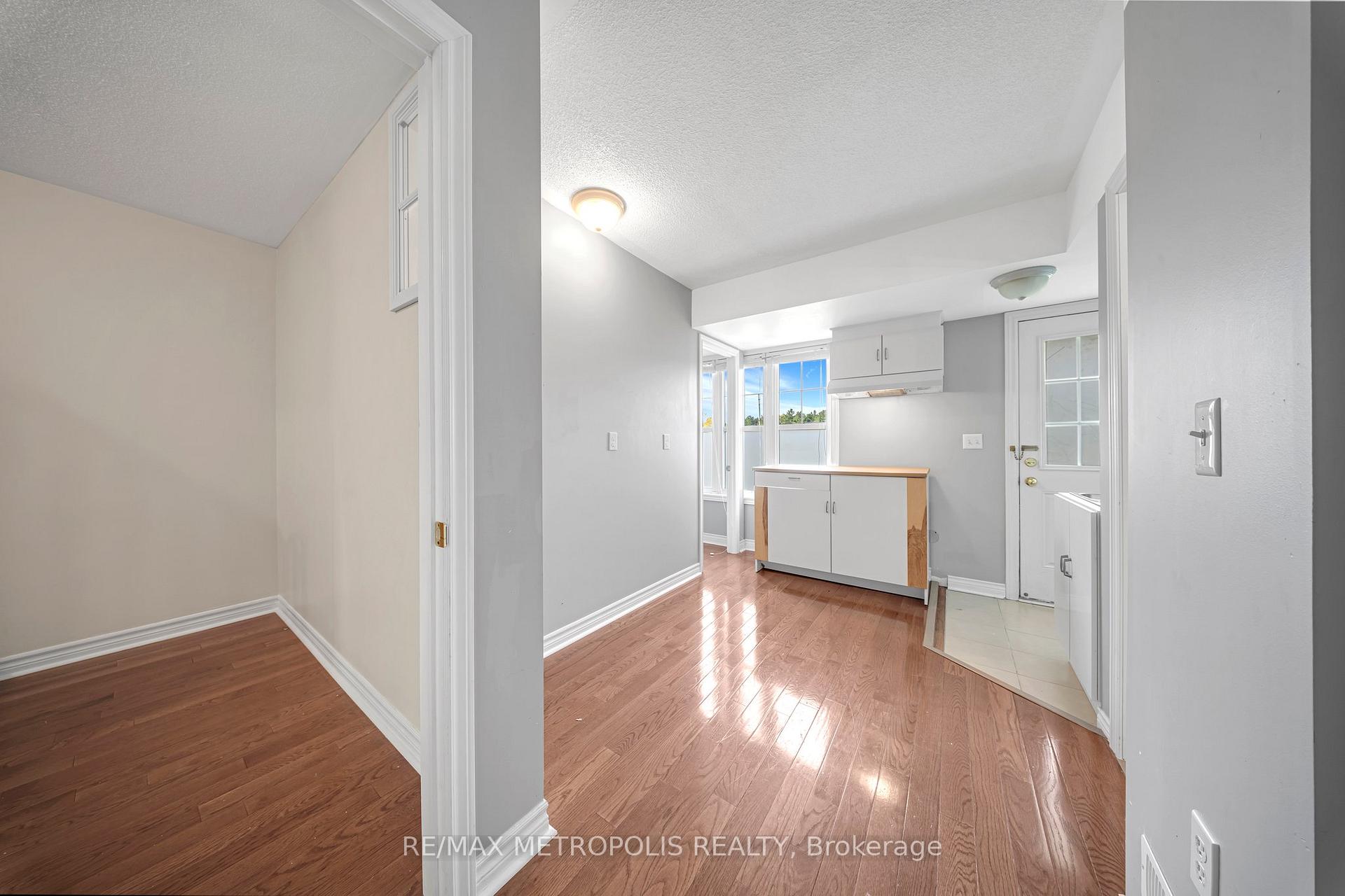 Photo 13 of 1773 Carousel Drive, Pickering, Duffin Heights — HOMEH