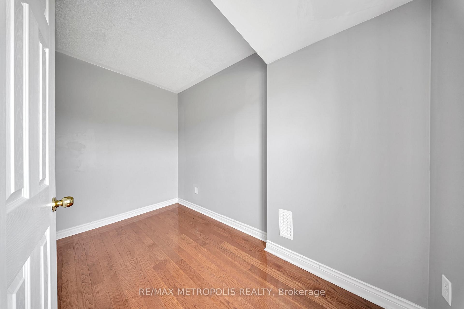 Photo 11 of 1773 Carousel Drive, Pickering, Duffin Heights — HOMEH