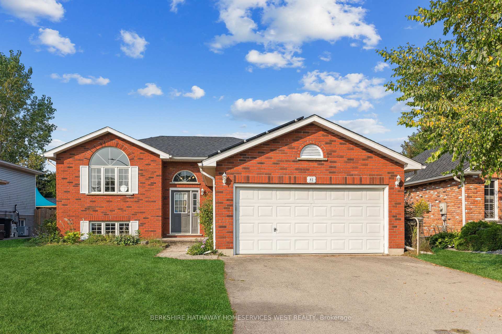 Front of 82 Whitlaw Way