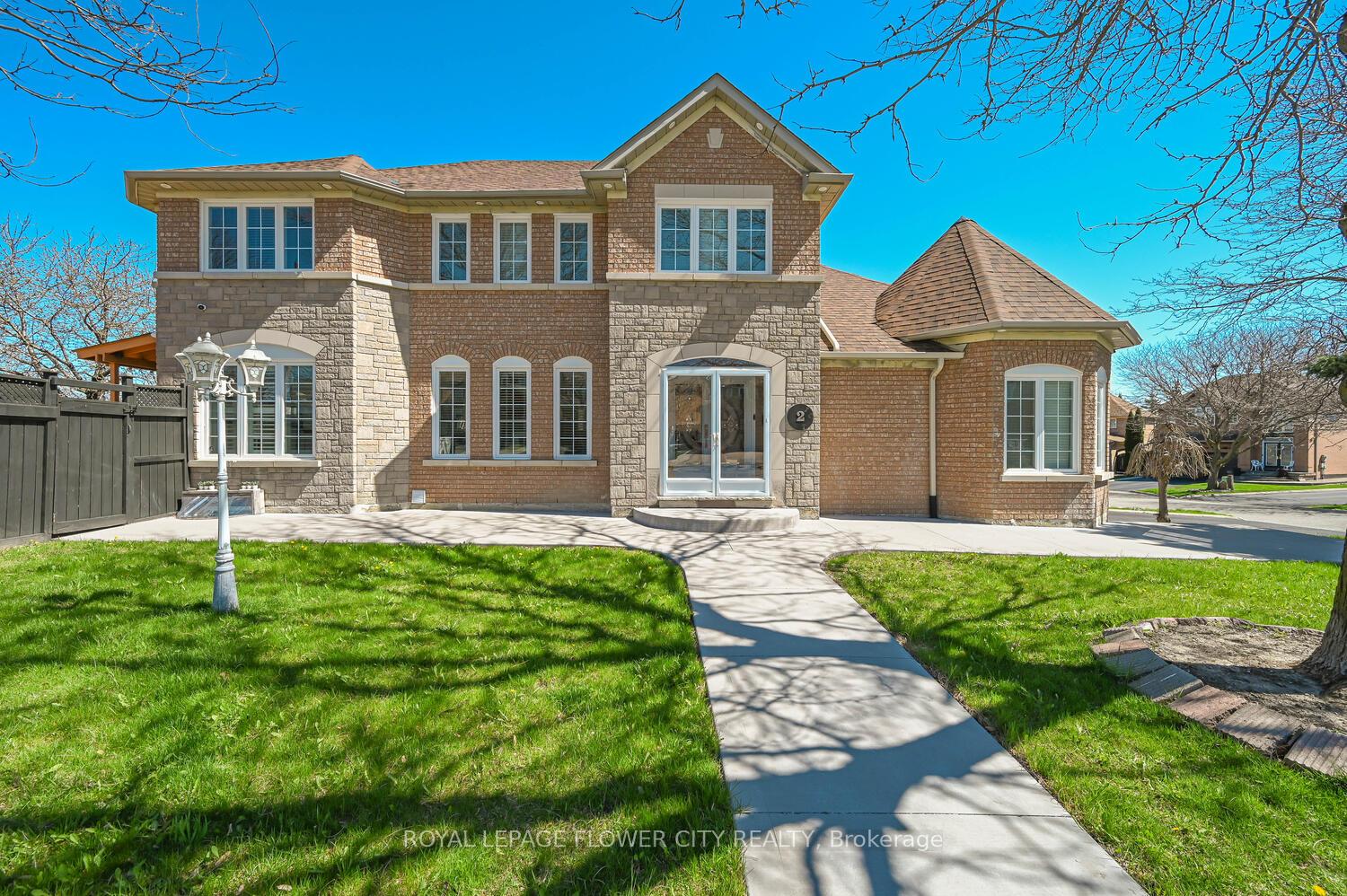 Front of 2 Black Hills Court