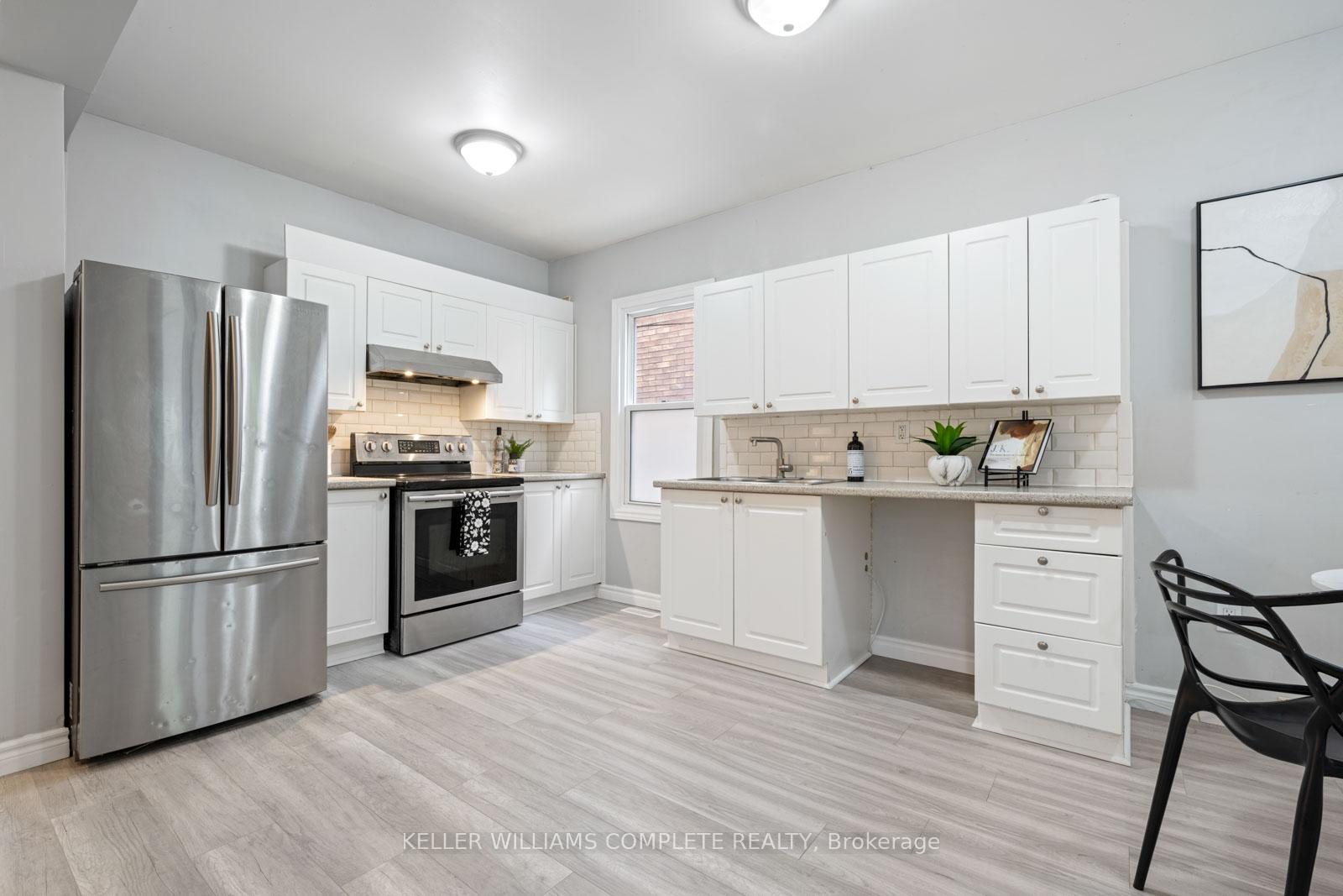 Photo 11 of 100 Park Row Street N, Hamilton, Crown Point — HOMEH