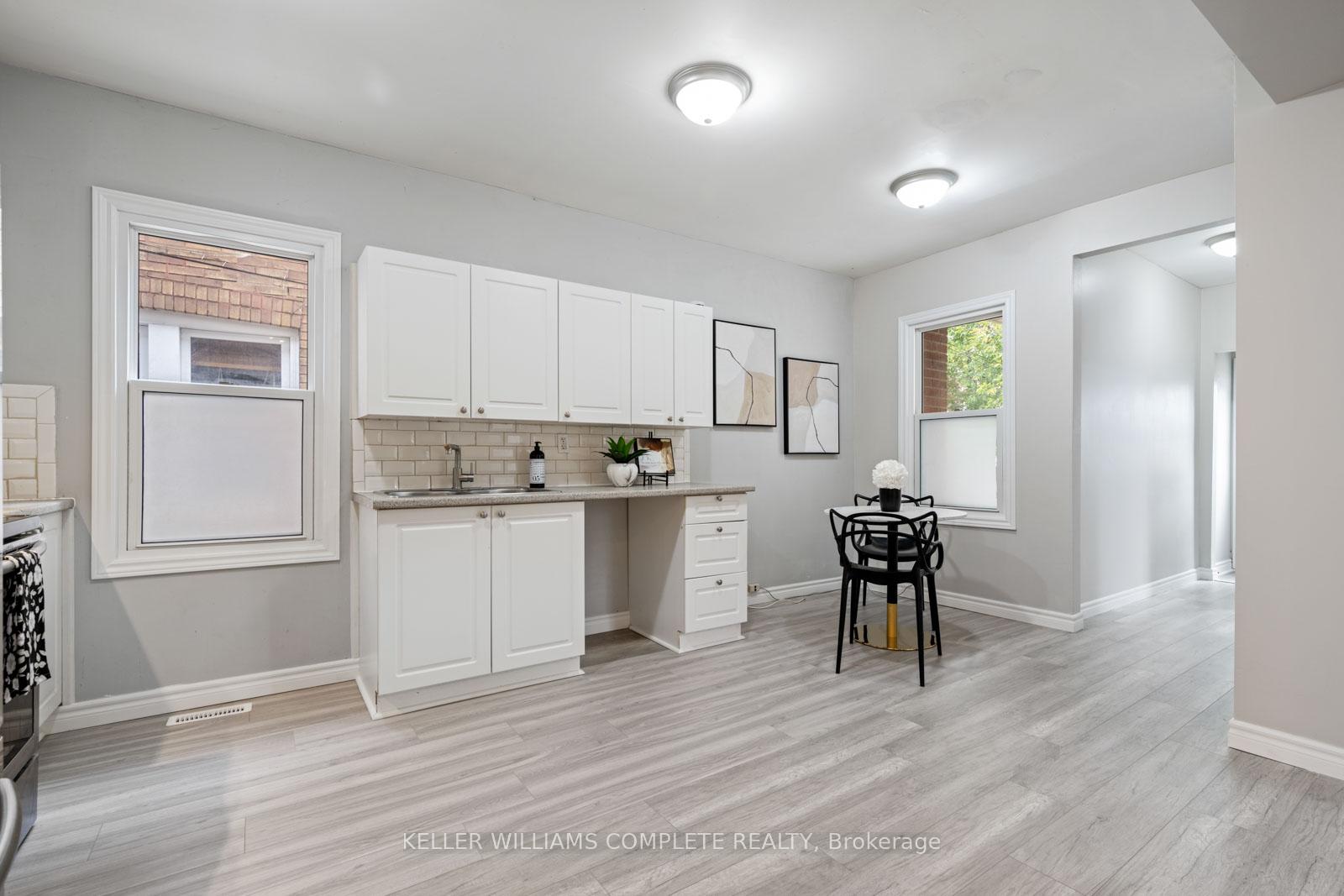 Photo 12 of 100 Park Row Street N, Hamilton, Crown Point — HOMEH