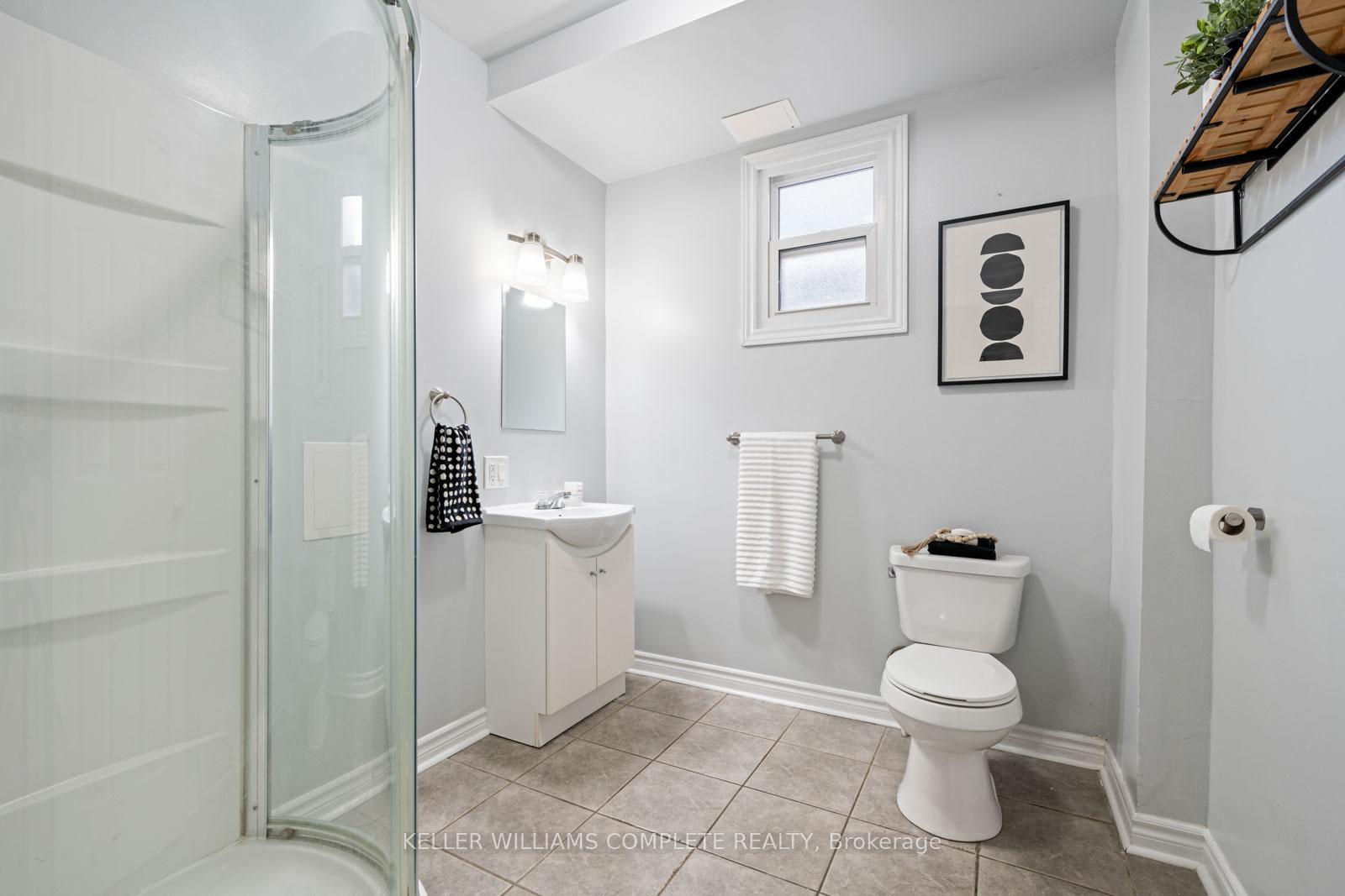 Photo 15 of 100 Park Row Street N, Hamilton, Crown Point — HOMEH