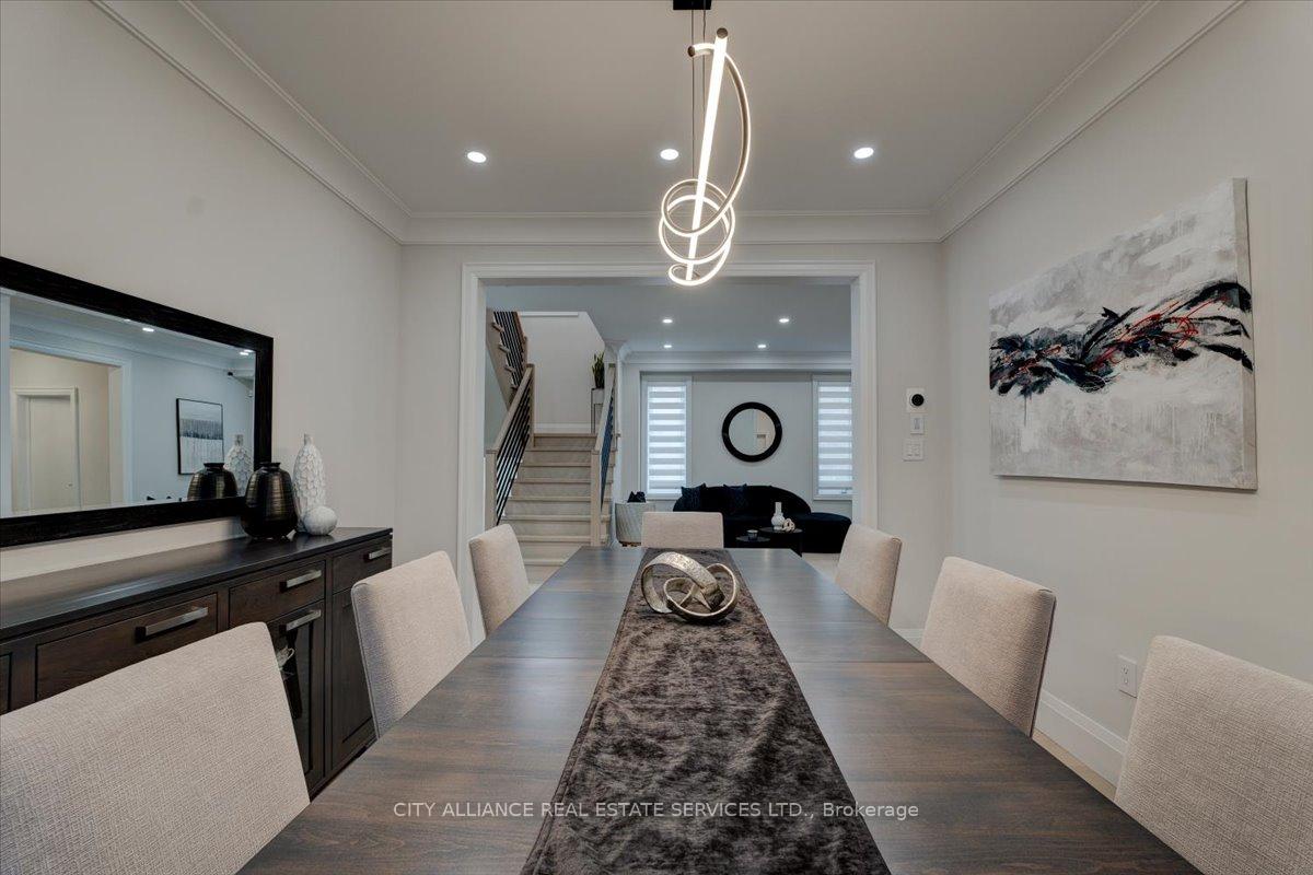 Photo 14 of 9 Boone Crescent, Vaughan, Kleinburg — HOMEH