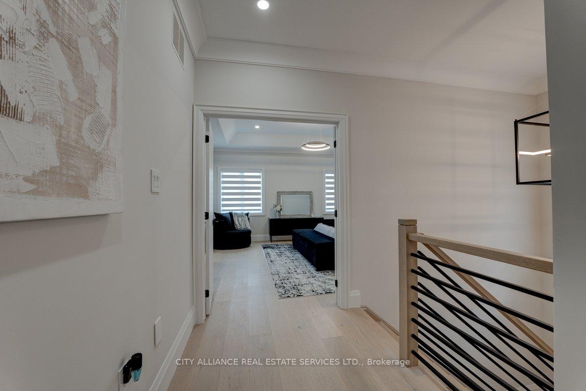Photo 21 of 9 Boone Crescent, Vaughan, Kleinburg — HOMEH