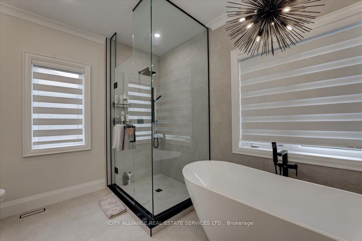 Photo 23 of 9 Boone Crescent, Vaughan, Kleinburg — HOMEH