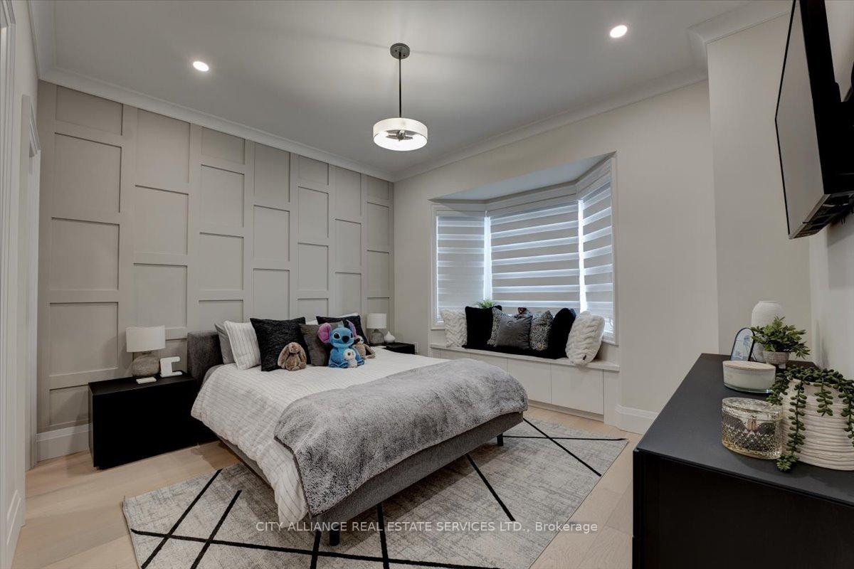 Photo 25 of 9 Boone Crescent, Vaughan, Kleinburg — HOMEH