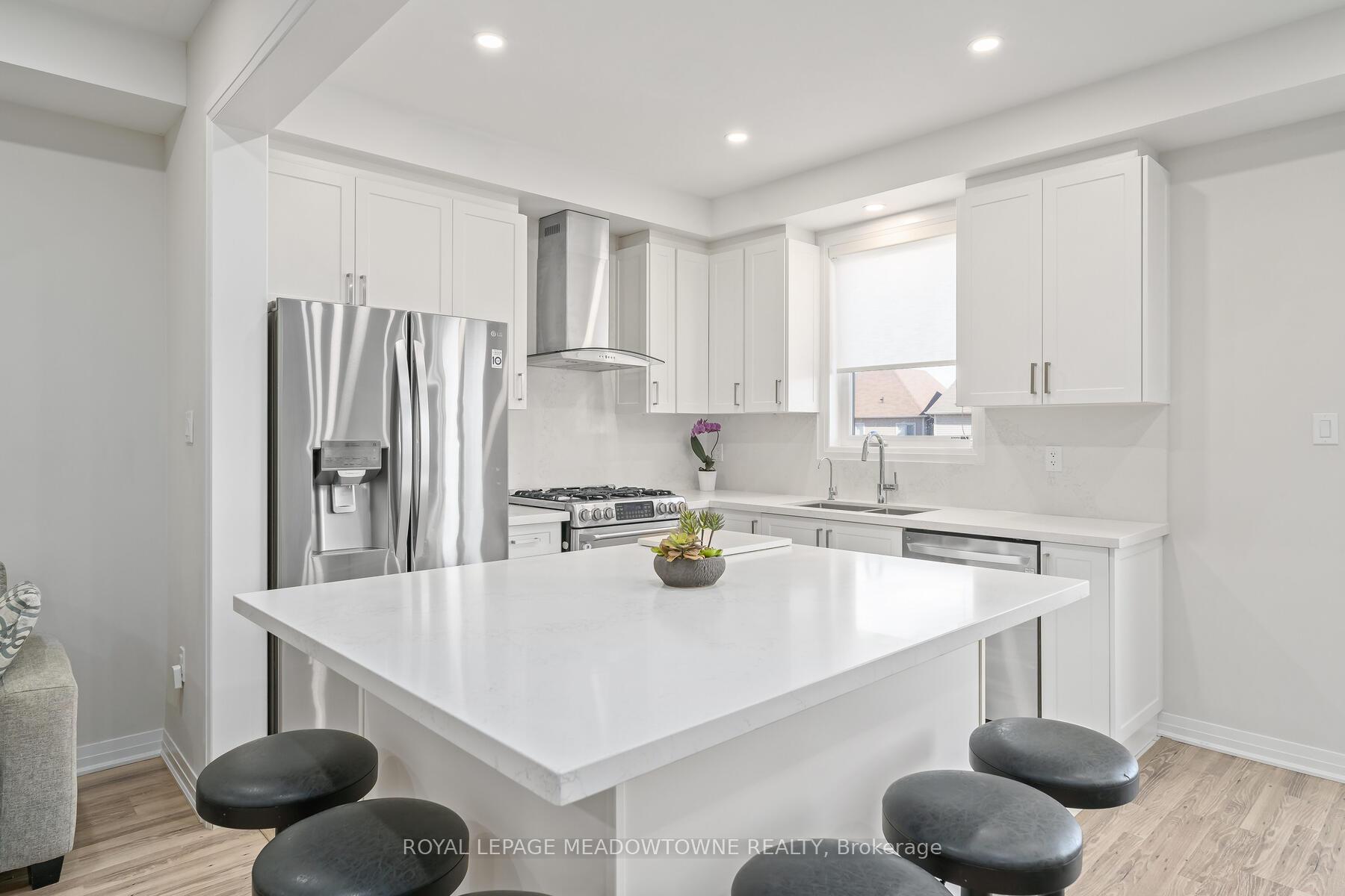 Photo 12 of 29 Donnan Drive, New Tecumseth, Tottenham — HOMEH