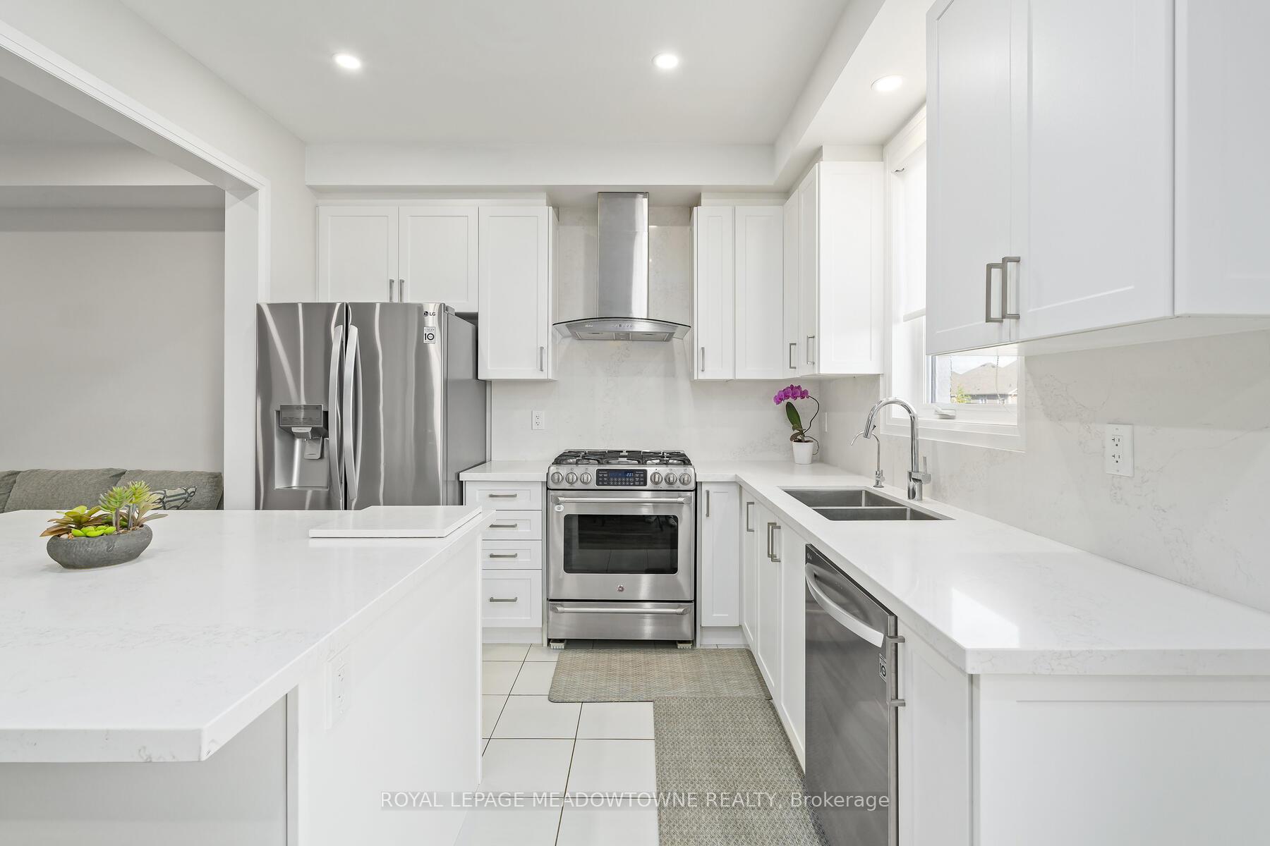 Photo 14 of 29 Donnan Drive, New Tecumseth, Tottenham — HOMEH