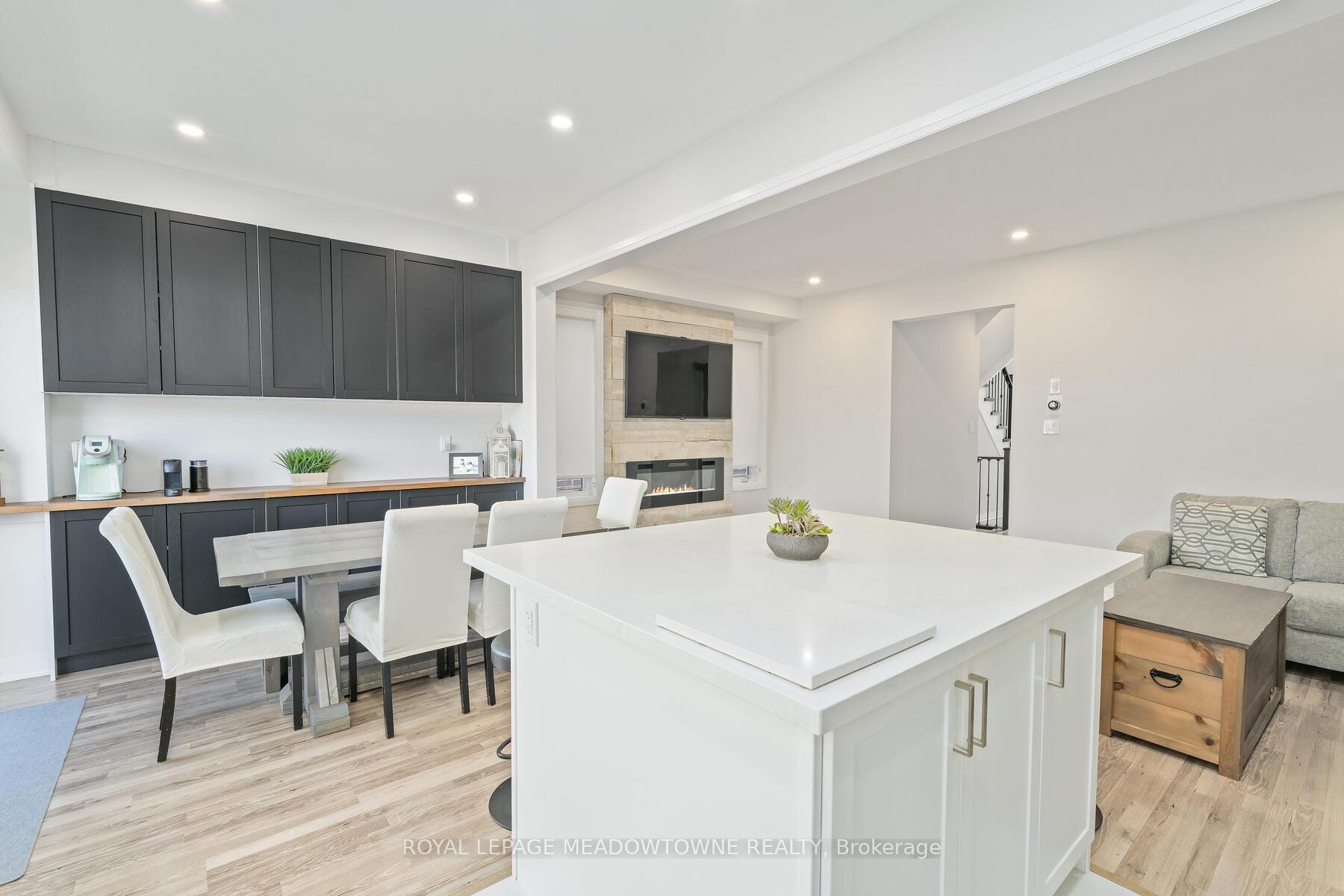 Photo 18 of 29 Donnan Drive, New Tecumseth, Tottenham — HOMEH