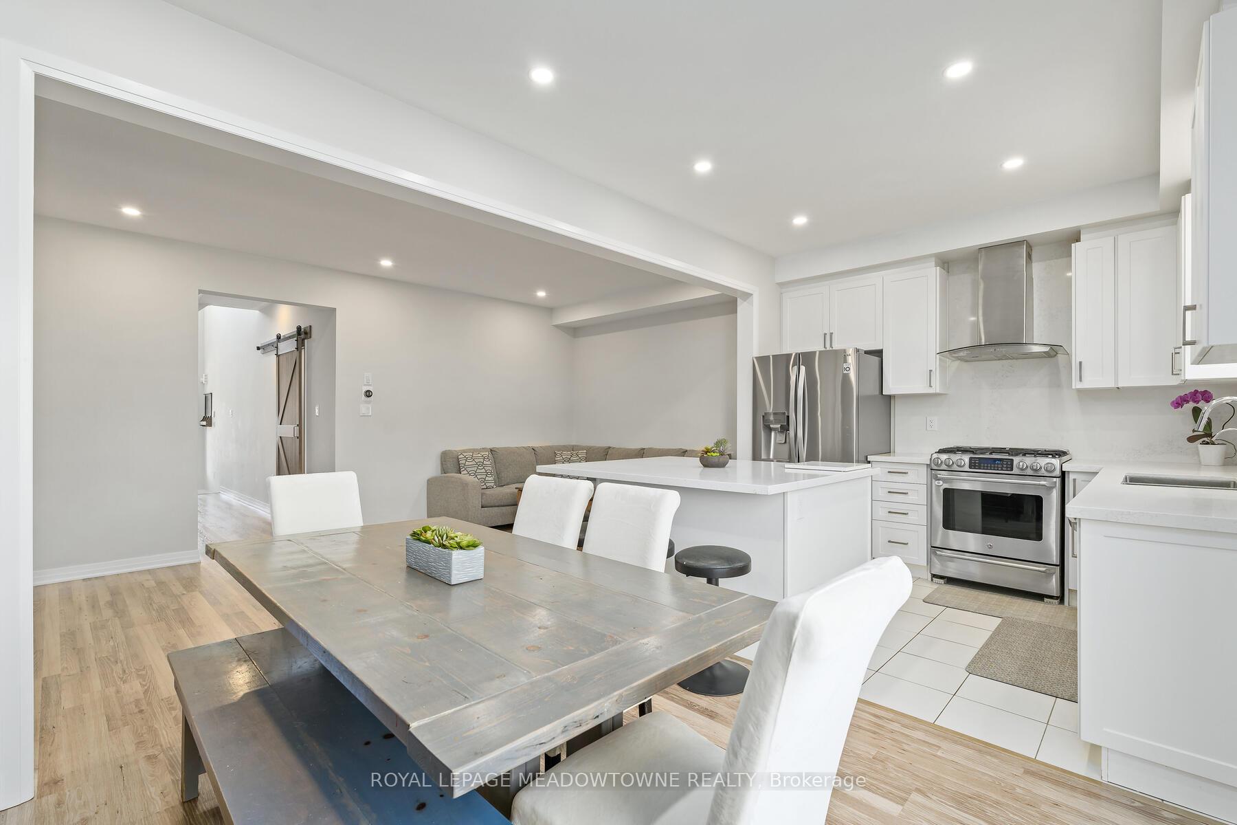 Photo 17 of 29 Donnan Drive, New Tecumseth, Tottenham — HOMEH
