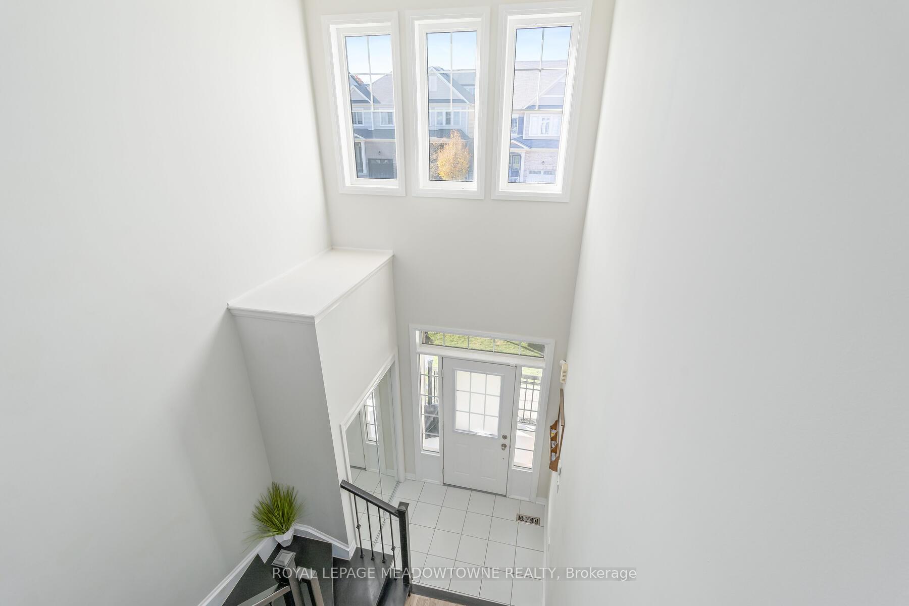 Photo 21 of 29 Donnan Drive, New Tecumseth, Tottenham — HOMEH